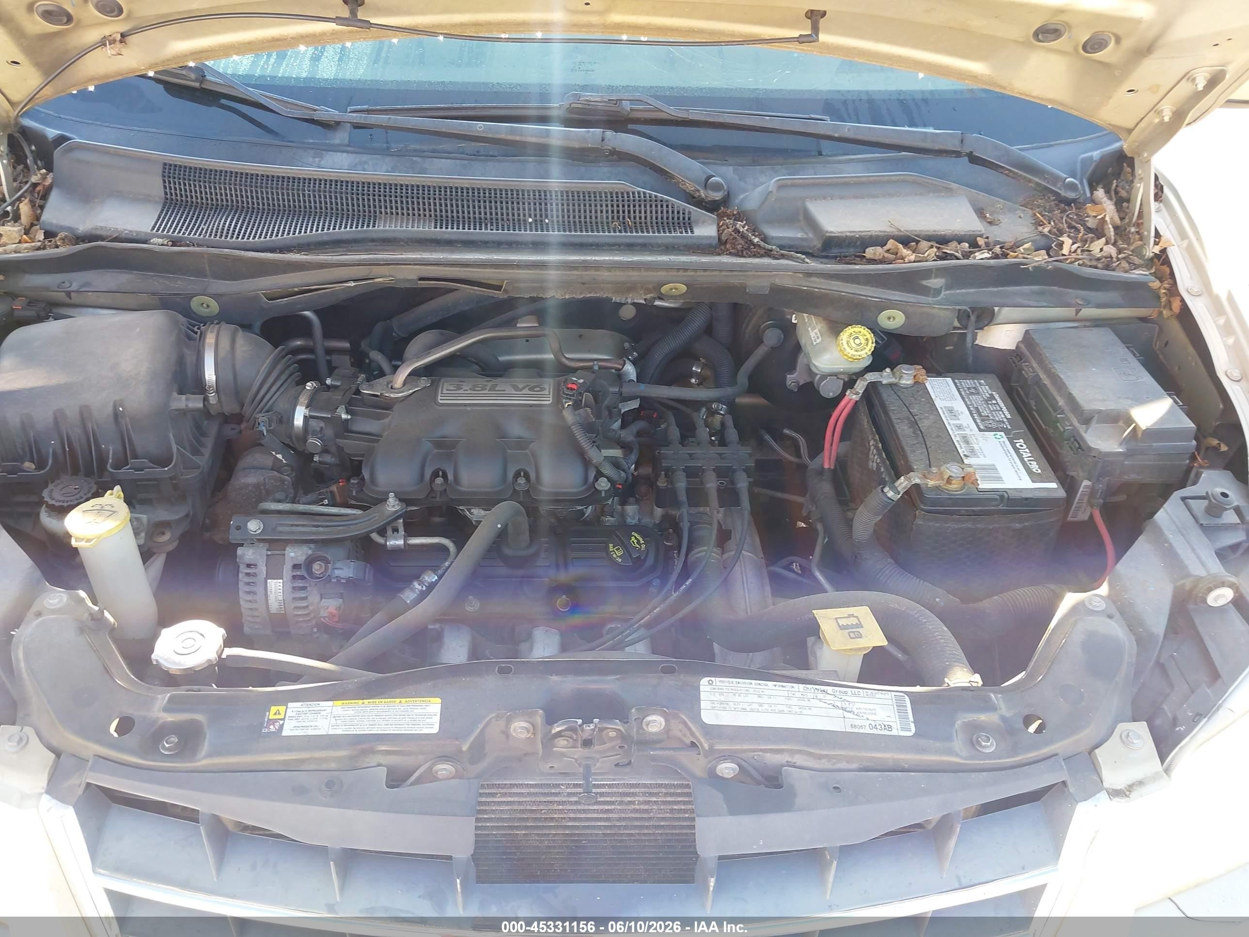 2010 Chrysler Town & Country Touring Gold vin: 2A4RR5D18AR305728