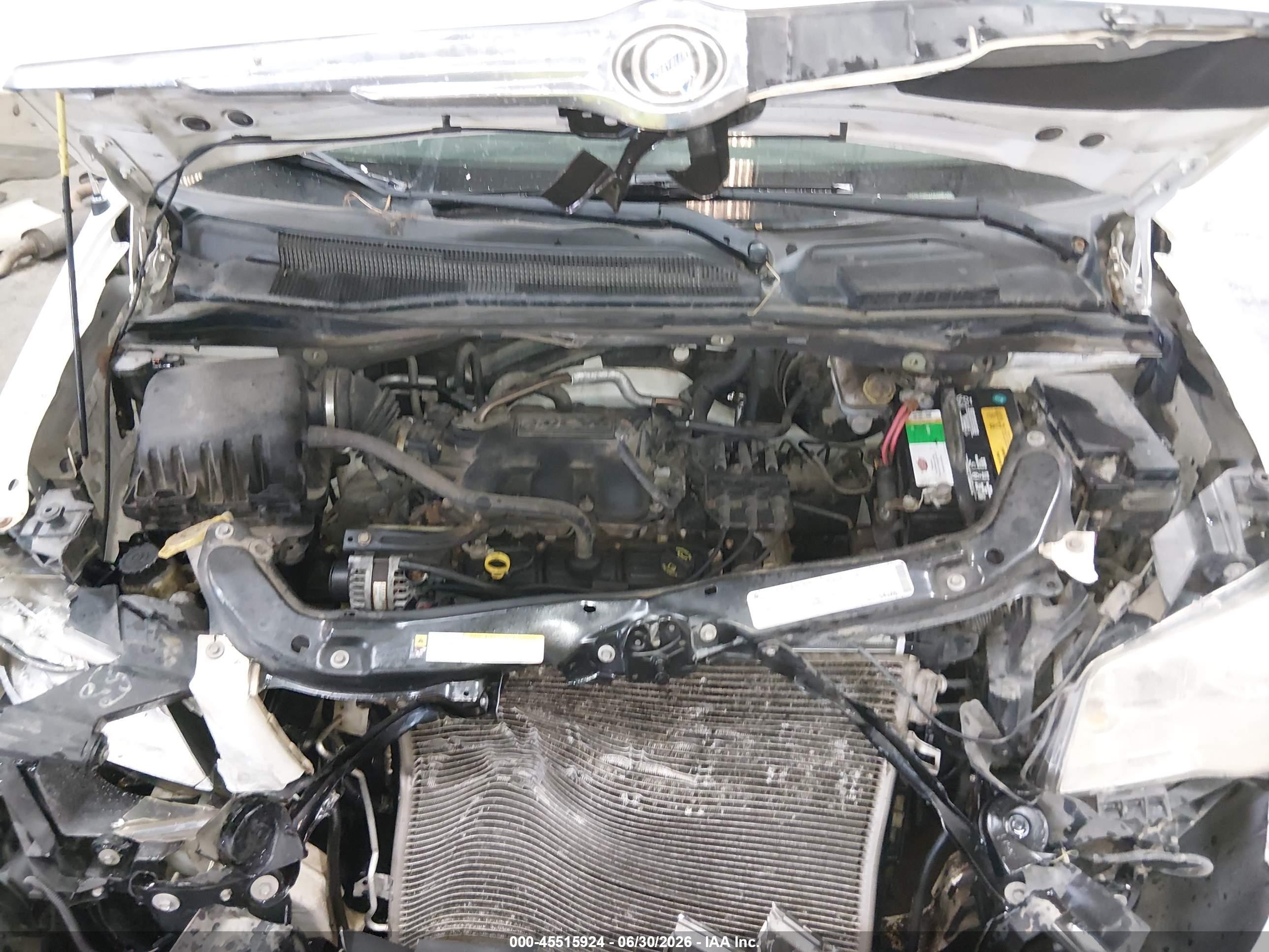 2010 Chrysler Town & Country Touring White vin: 2A4RR5D18AR350622