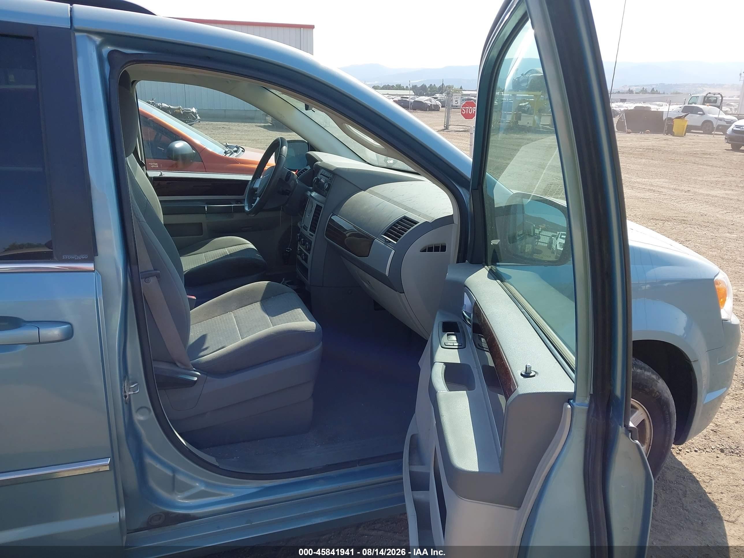 2010 Chrysler Town & Country Touring Синий vin: 2A4RR5D18AR458206