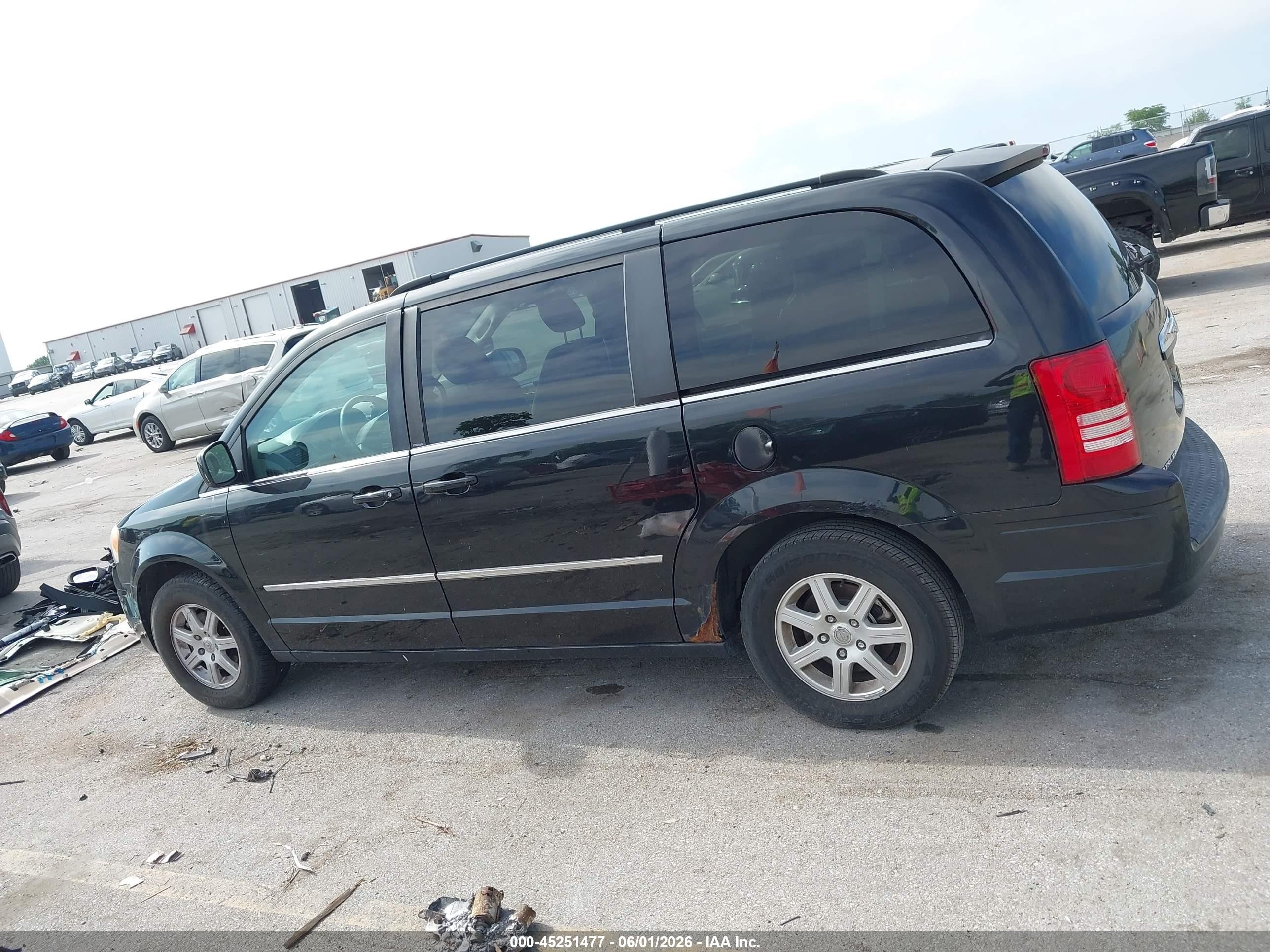 2010 Chrysler Town & Country Touring Black vin: 2A4RR5D19AR141602