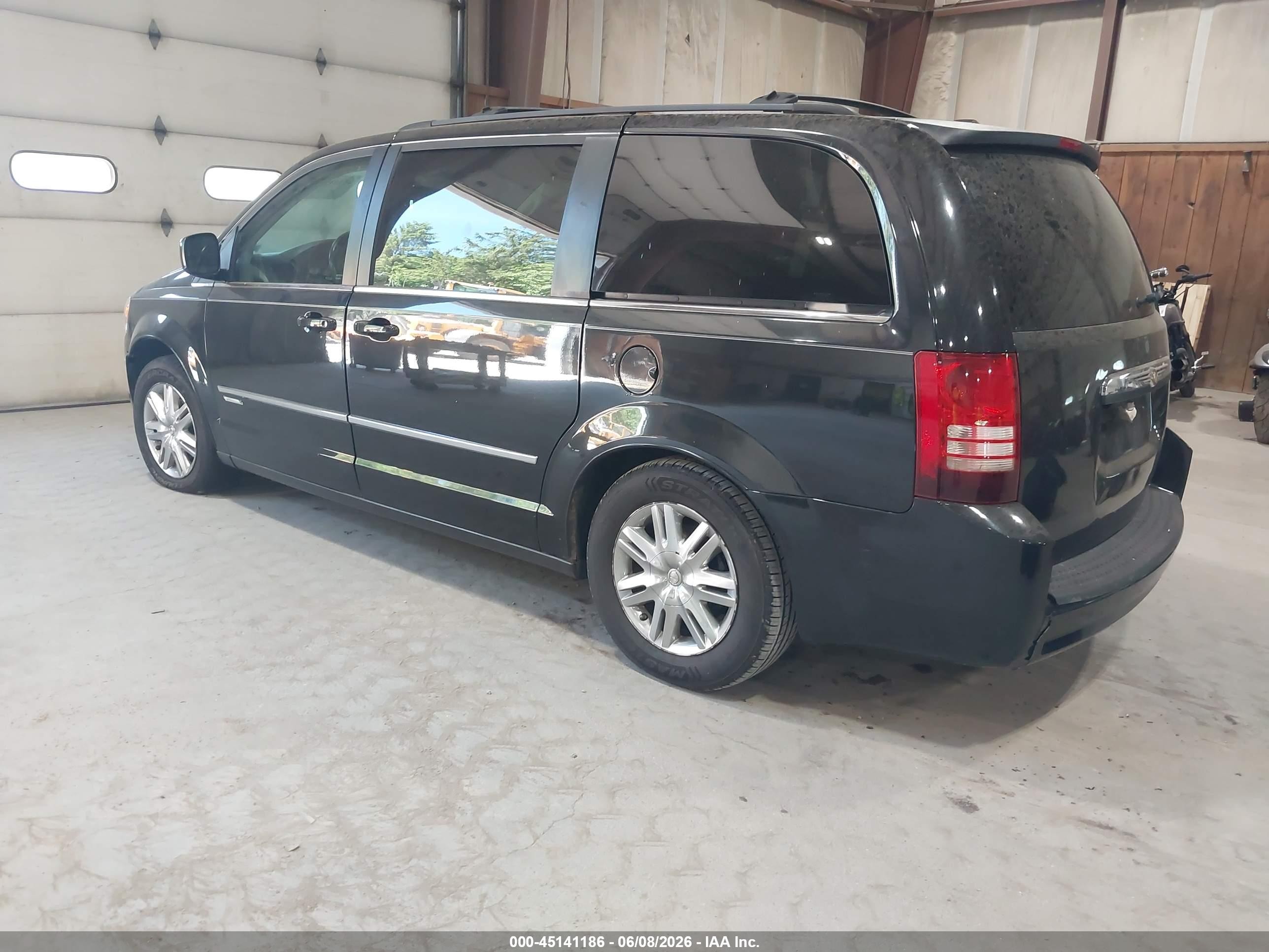 2010 Chrysler Town & Country Touring Gray vin: 2A4RR5D19AR279382
