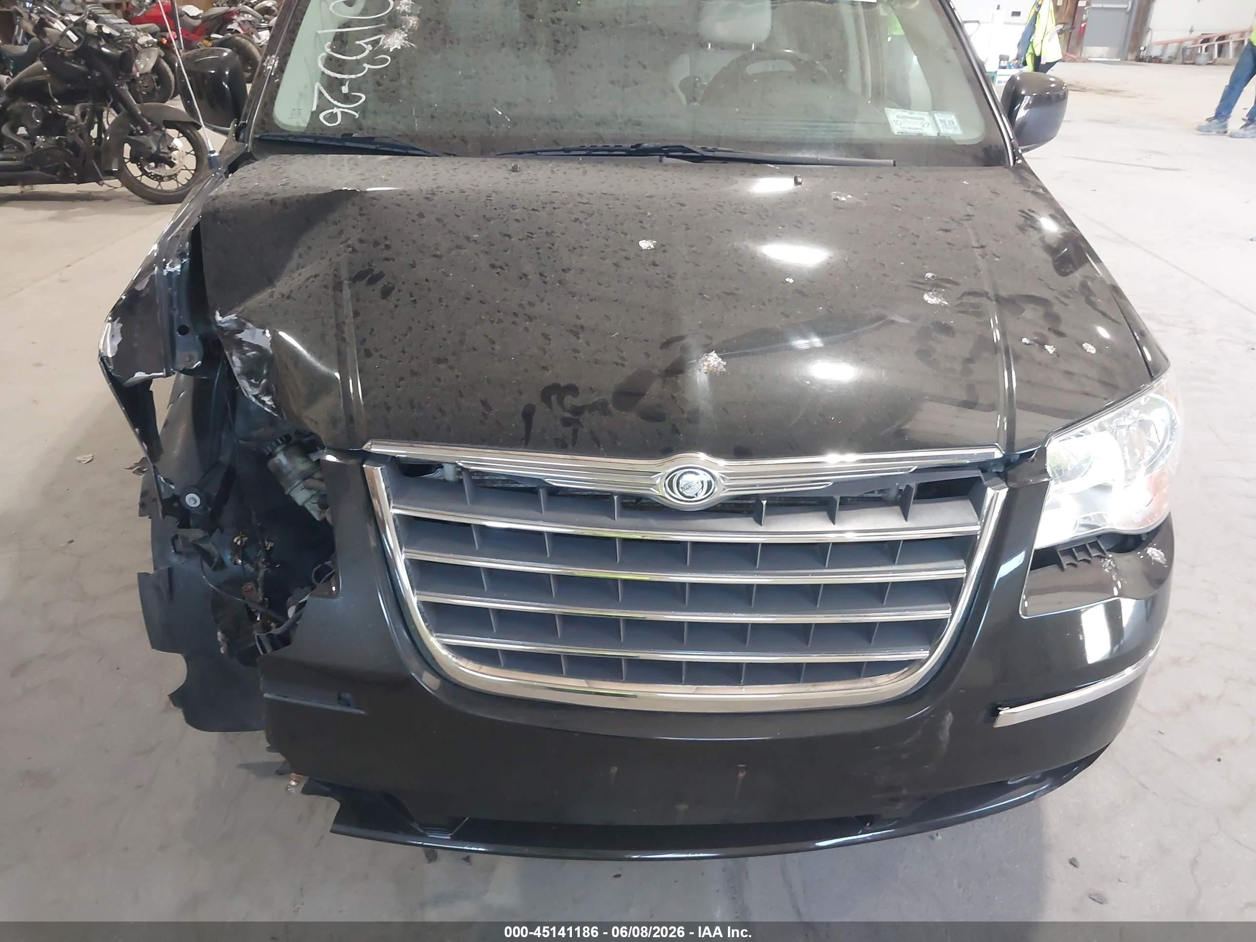 2010 Chrysler Town & Country Touring Gray vin: 2A4RR5D19AR279382