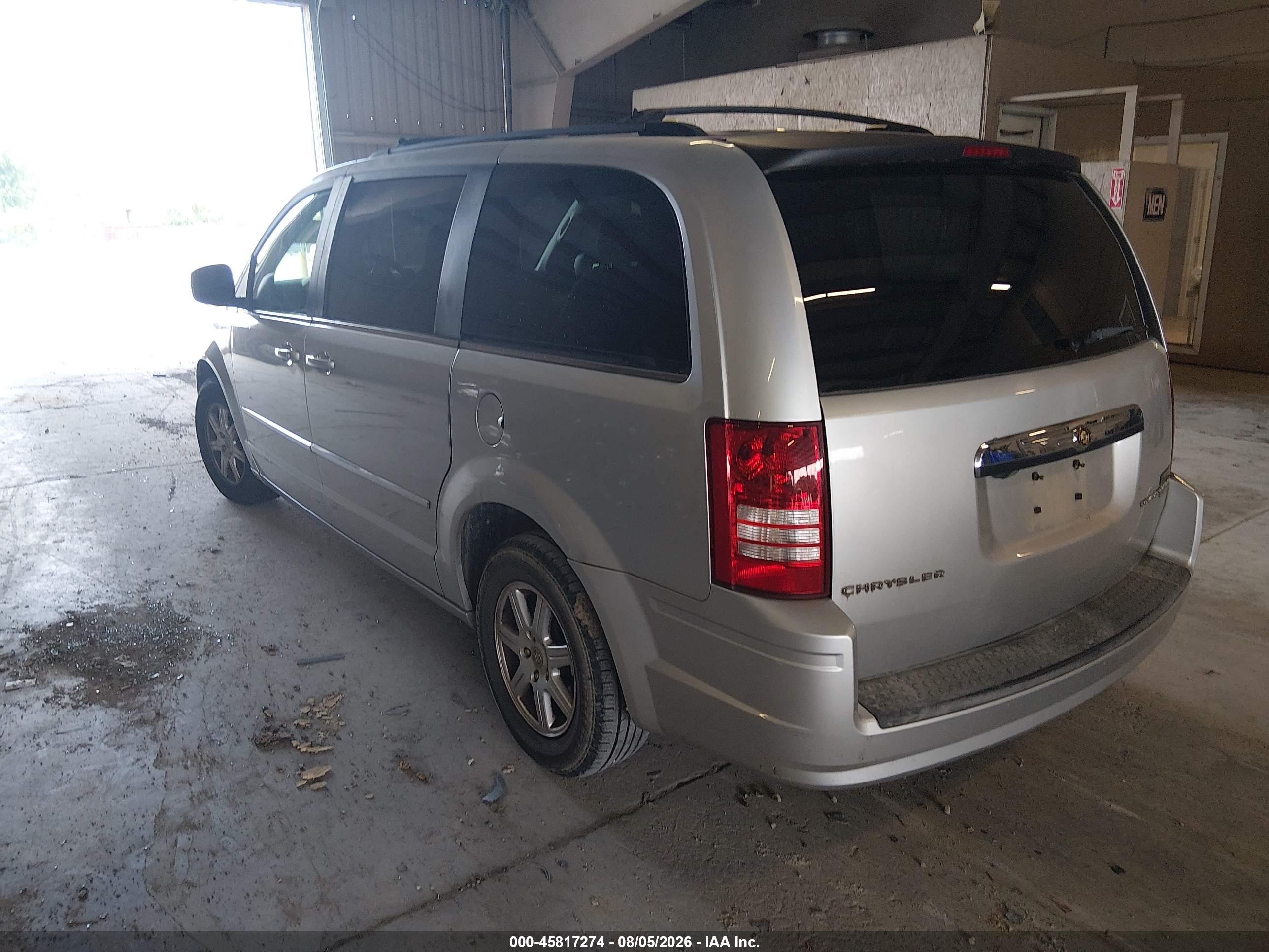 2010 Chrysler Town & Country Touring Silver vin: 2A4RR5D19AR399795