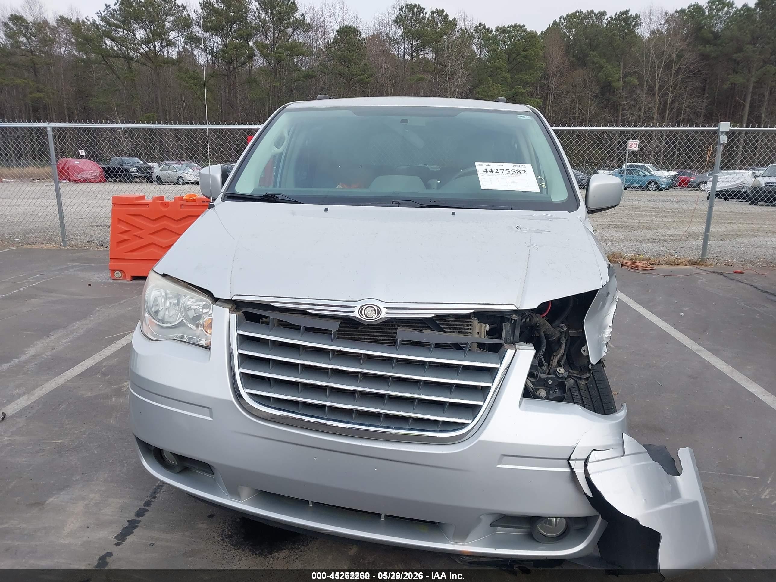 2010 Chrysler Town & Country Touring Silver vin: 2A4RR5D19AR503590