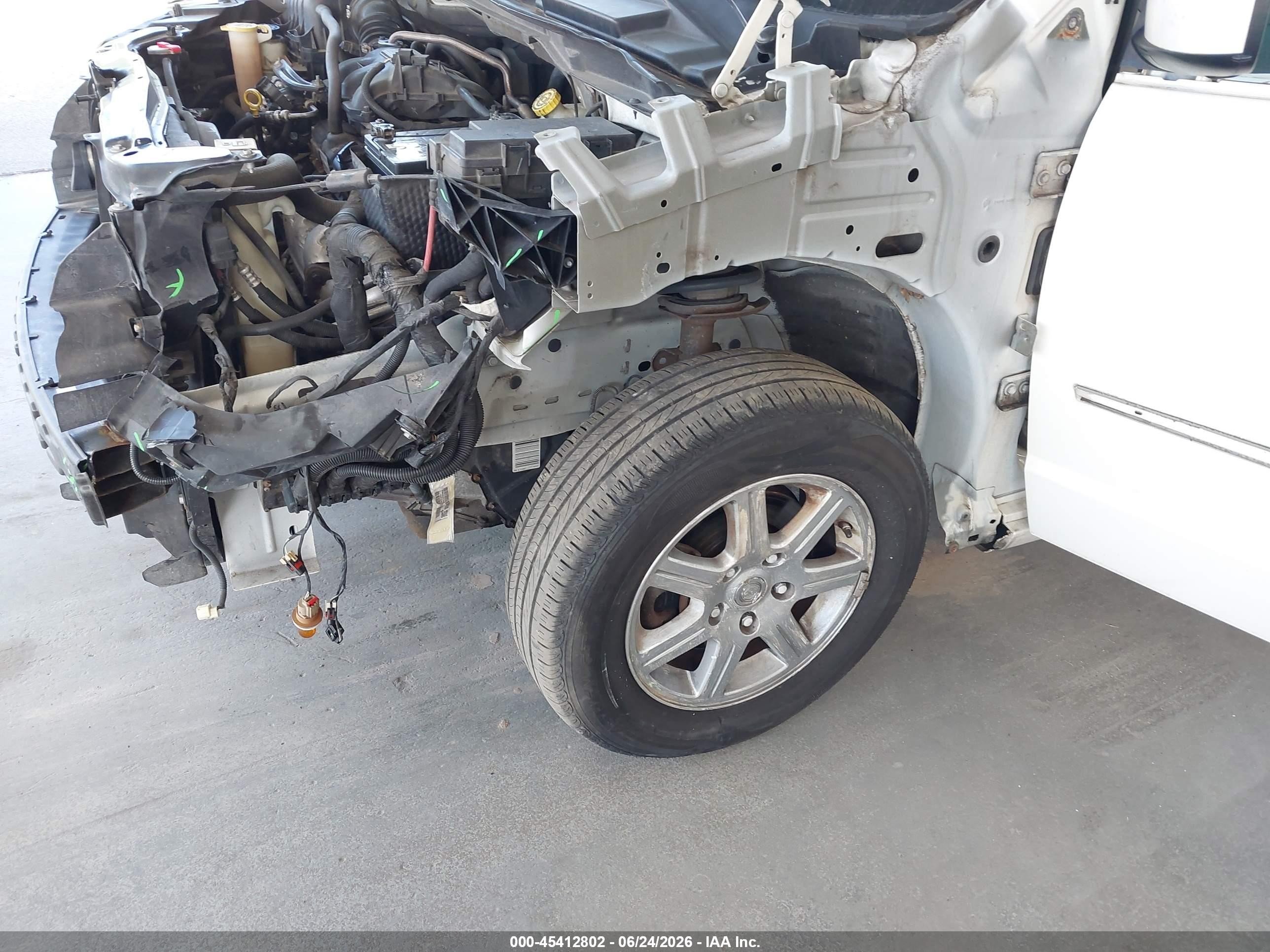 2010 Chrysler Town & Country Touring White vin: 2A4RR5D1XAR117003