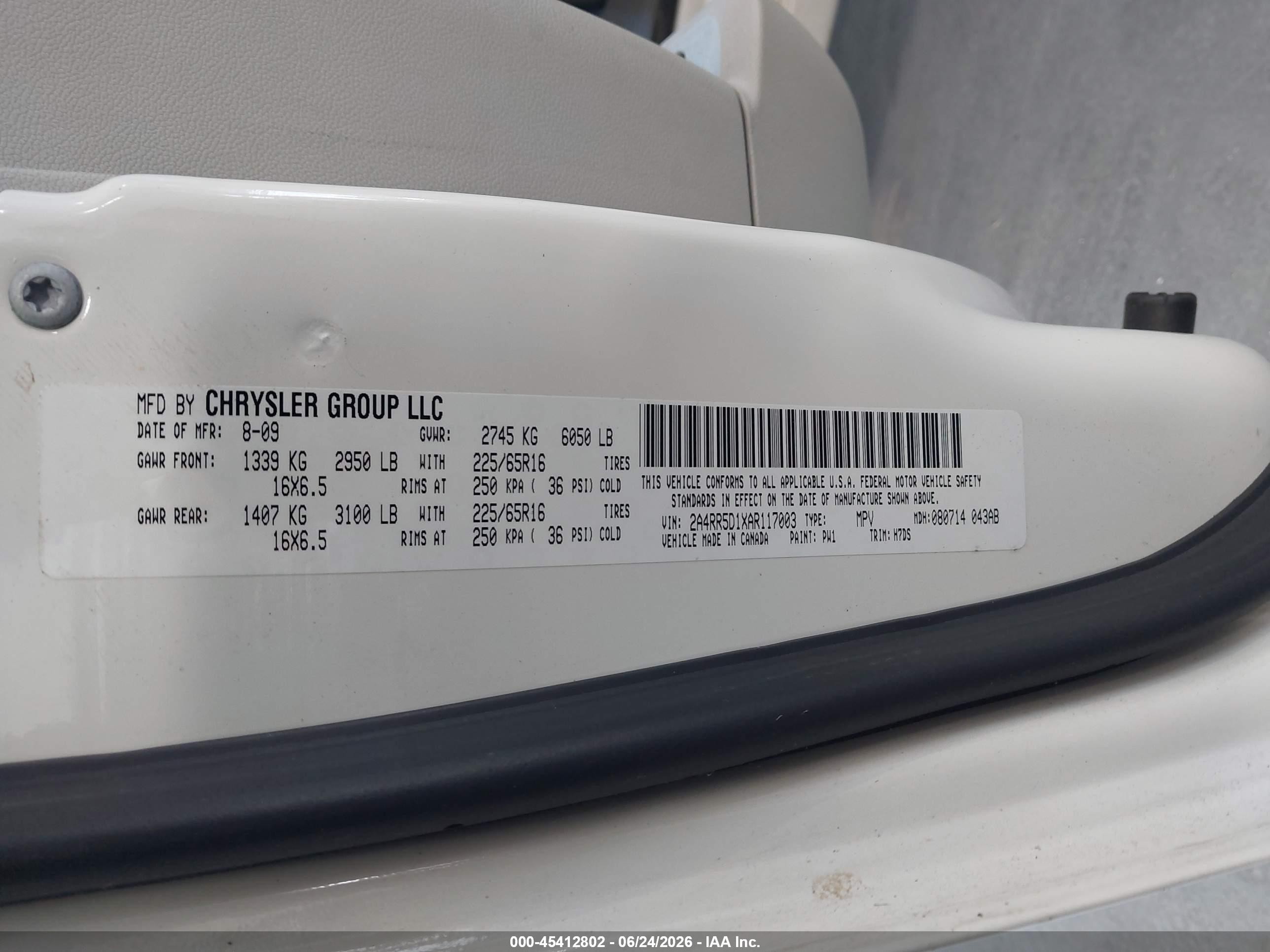 2010 Chrysler Town & Country Touring White vin: 2A4RR5D1XAR117003