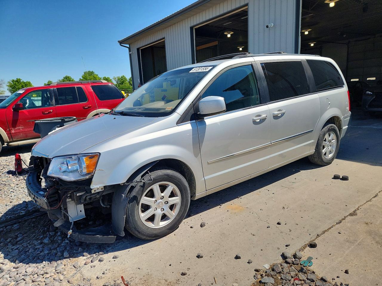 2010 Chrysler Town & Country Touring Silver vin: 2A4RR5D1XAR192946