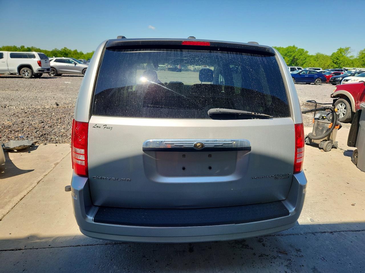 2010 Chrysler Town & Country Touring Silver vin: 2A4RR5D1XAR192946