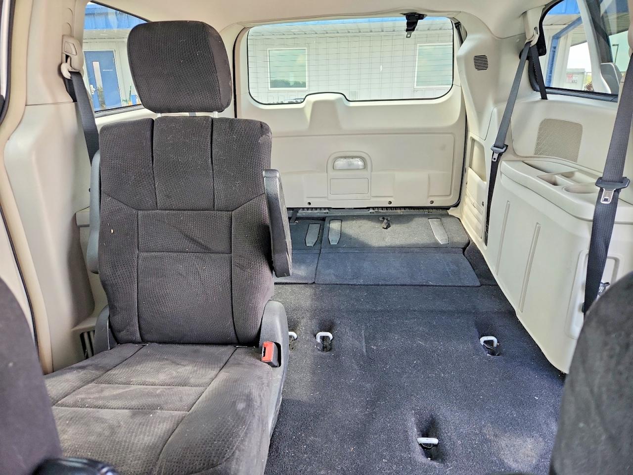 2011 Chrysler Town & Country Touring Silver vin: 2A4RR5DG0BR607889