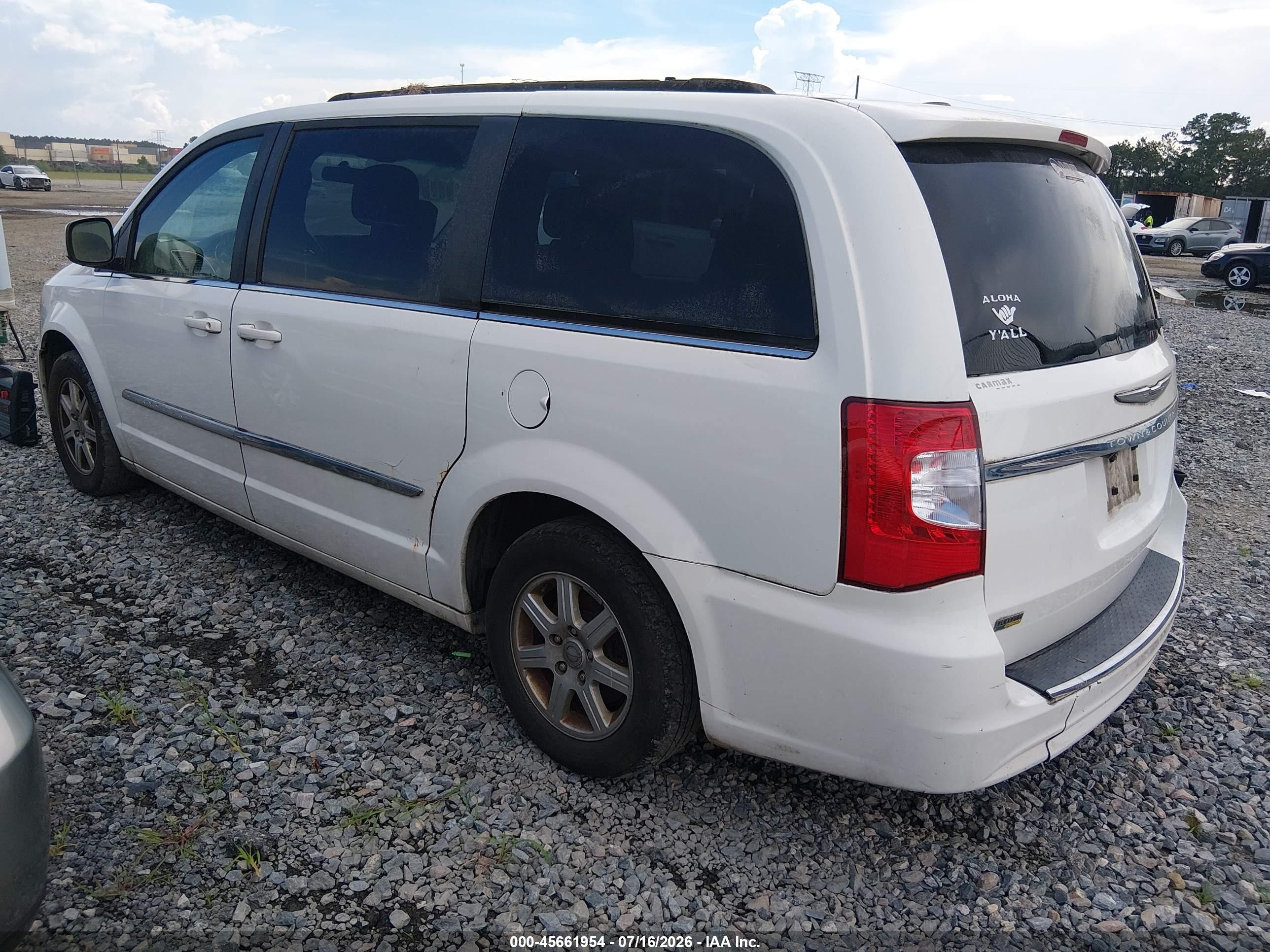 2011 Chrysler Town & Country Touring White vin: 2A4RR5DG0BR658065