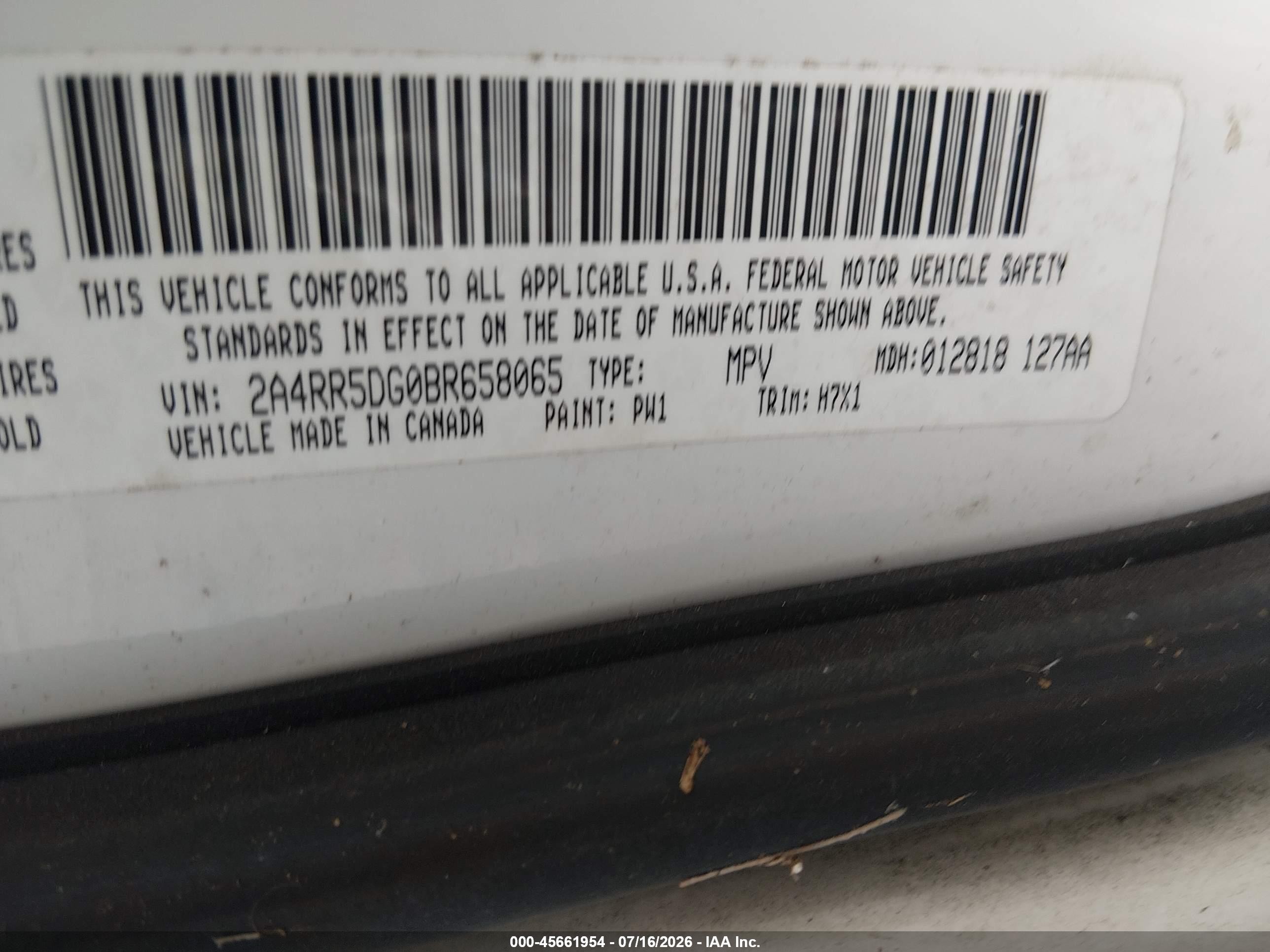 2011 Chrysler Town & Country Touring White vin: 2A4RR5DG0BR658065