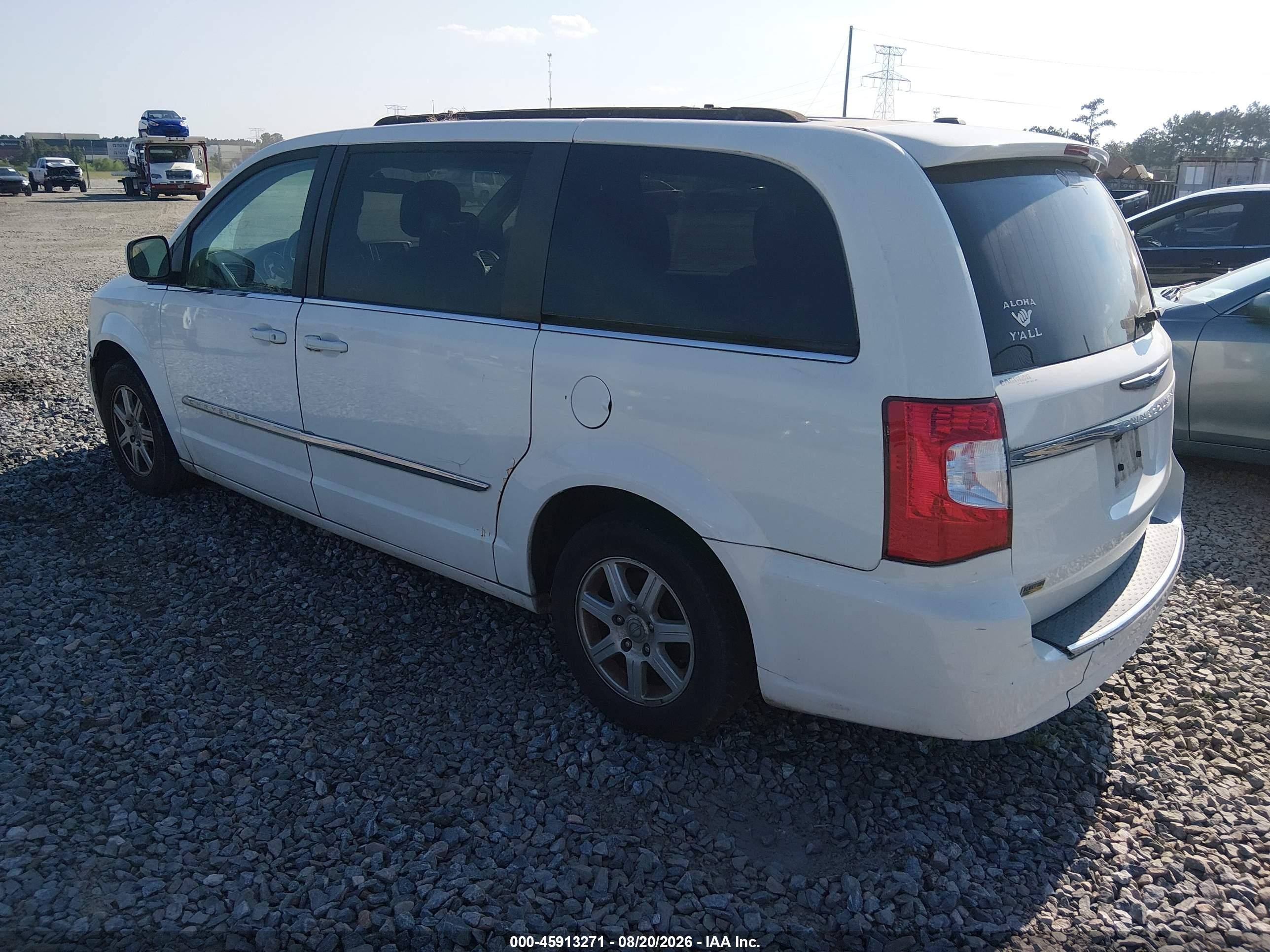 2011 Chrysler Town & Country Touring White vin: 2A4RR5DG0BR658065