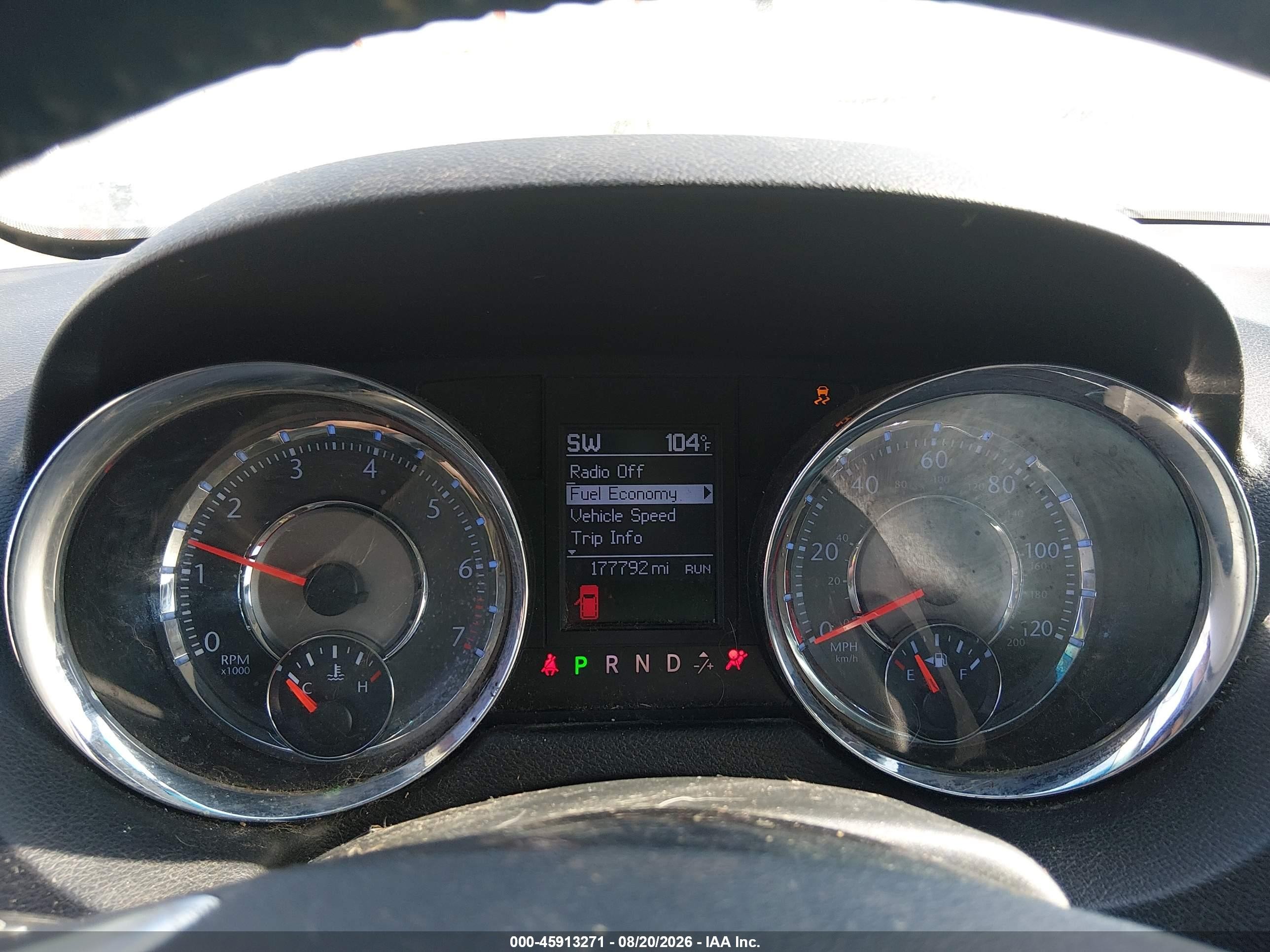 2011 Chrysler Town & Country Touring White vin: 2A4RR5DG0BR658065