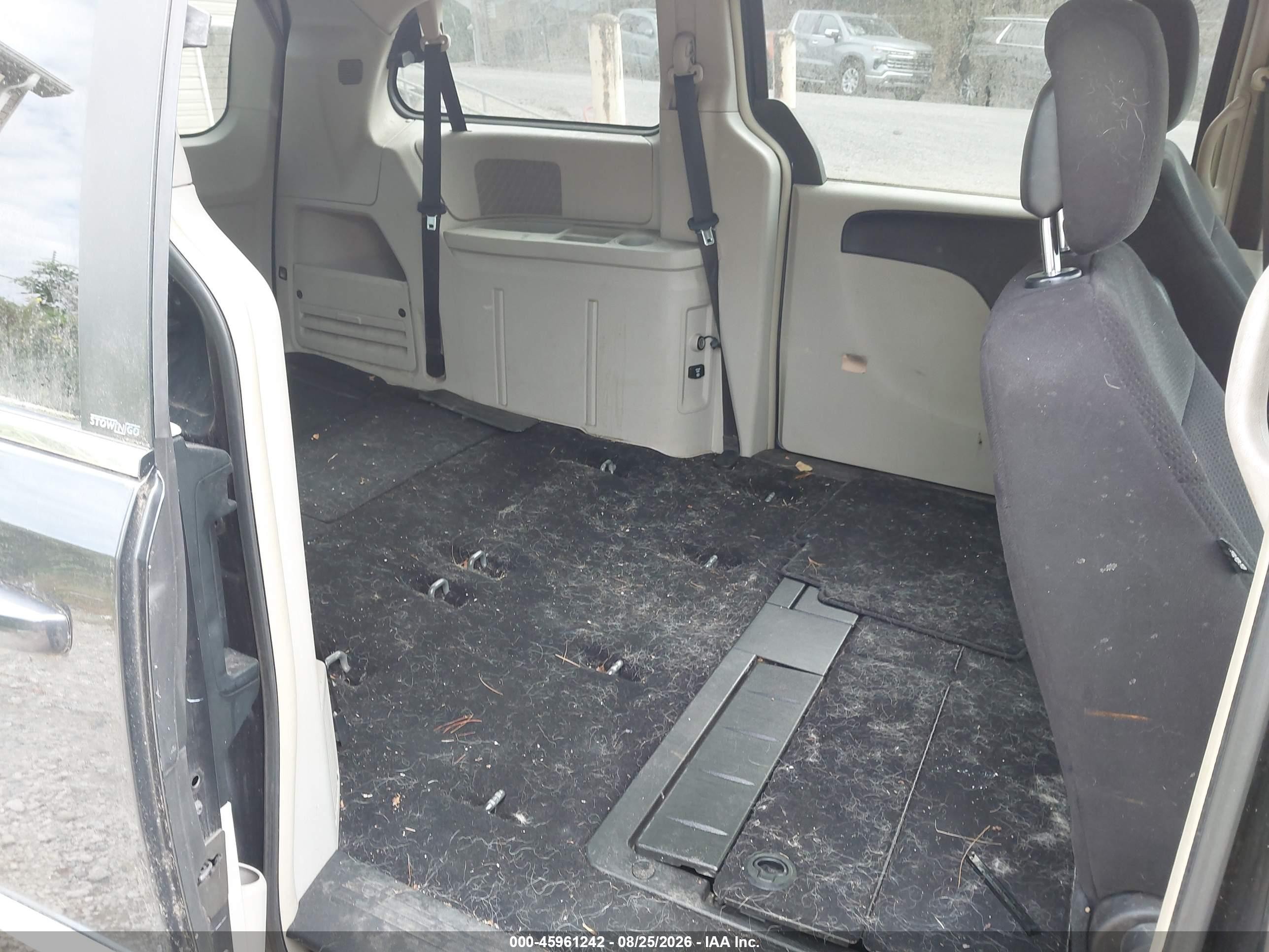 2011 Chrysler Town & Country Touring Серый vin: 2A4RR5DG0BR677733