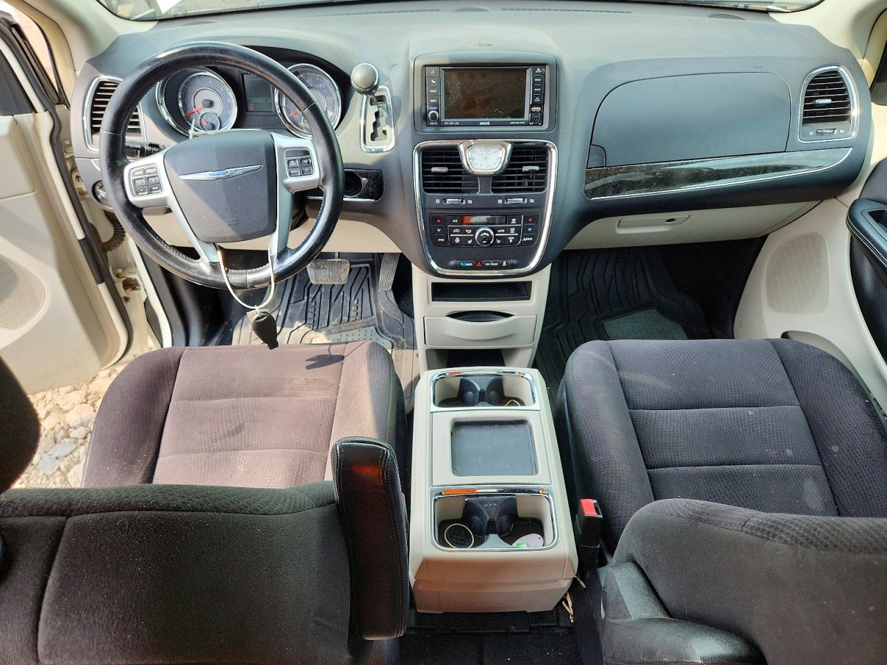 2011 Chrysler Town & Country Touring White vin: 2A4RR5DG0BR785916