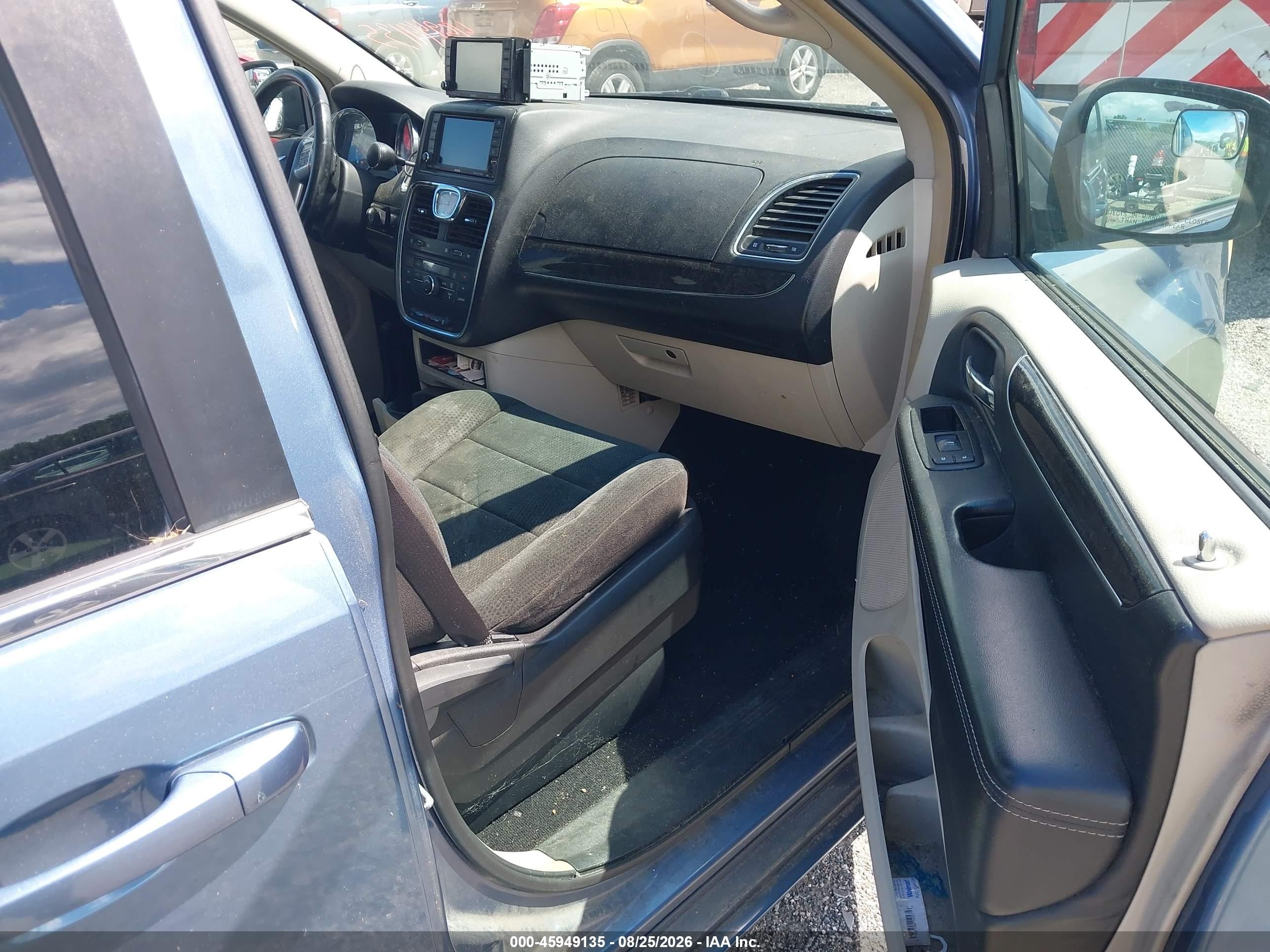 2011 Chrysler Town & Country Touring Blue vin: 2A4RR5DG0BR799136