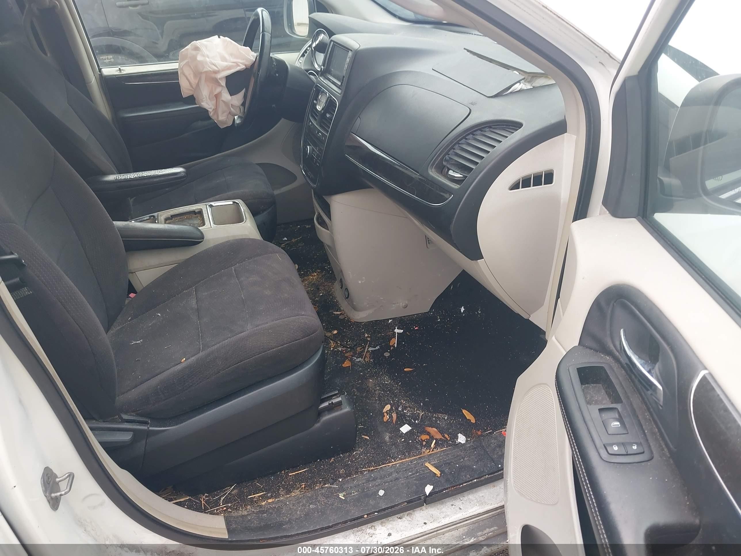 2011 Chrysler Town & Country Touring Белый vin: 2A4RR5DG1BR638357