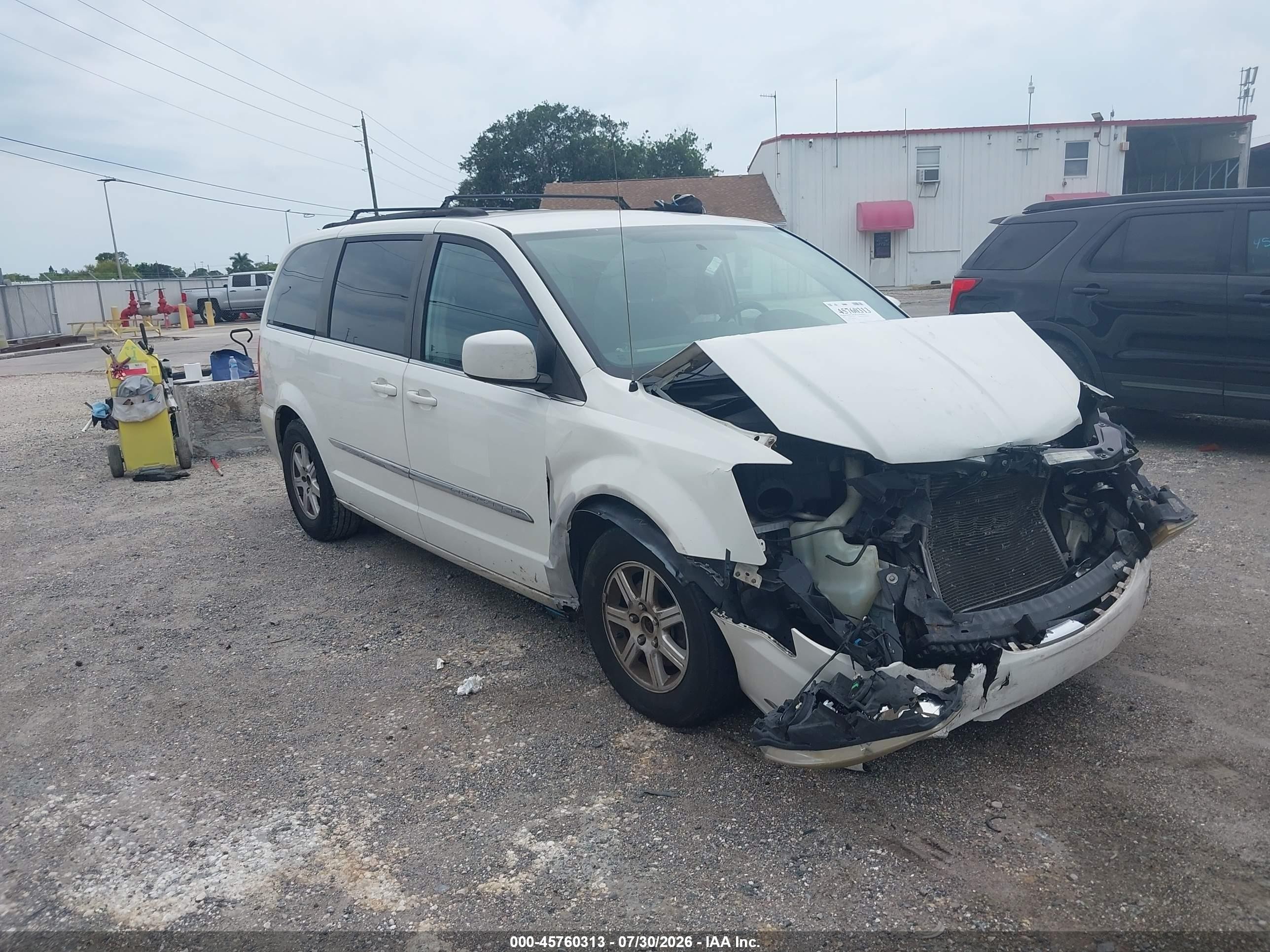 2011 Chrysler Town & Country Touring Белый vin: 2A4RR5DG1BR638357