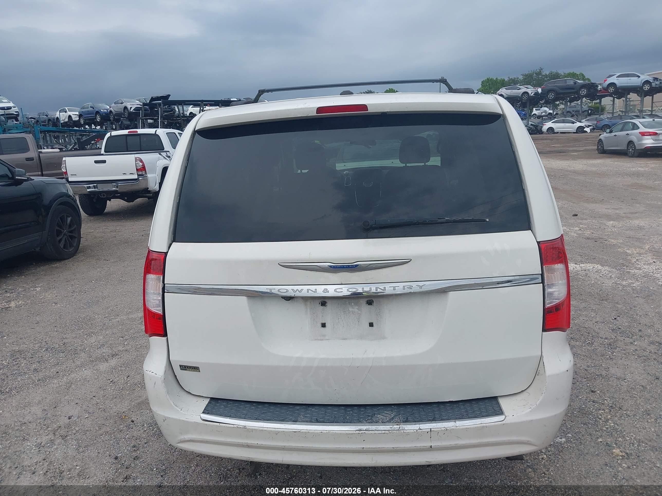 2011 Chrysler Town & Country Touring Белый vin: 2A4RR5DG1BR638357