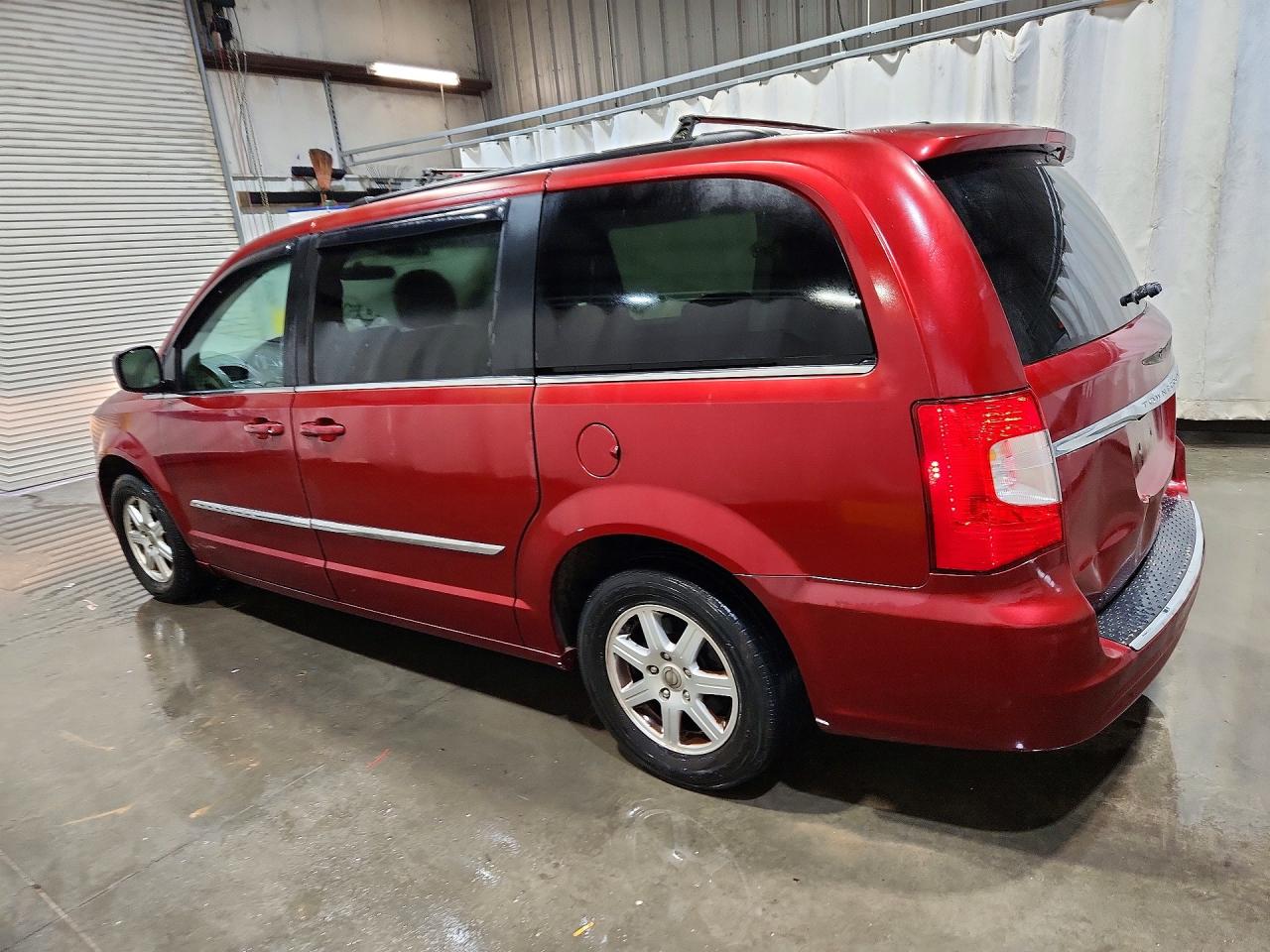 2011 Chrysler Town & Country Touring Красный vin: 2A4RR5DG1BR638648