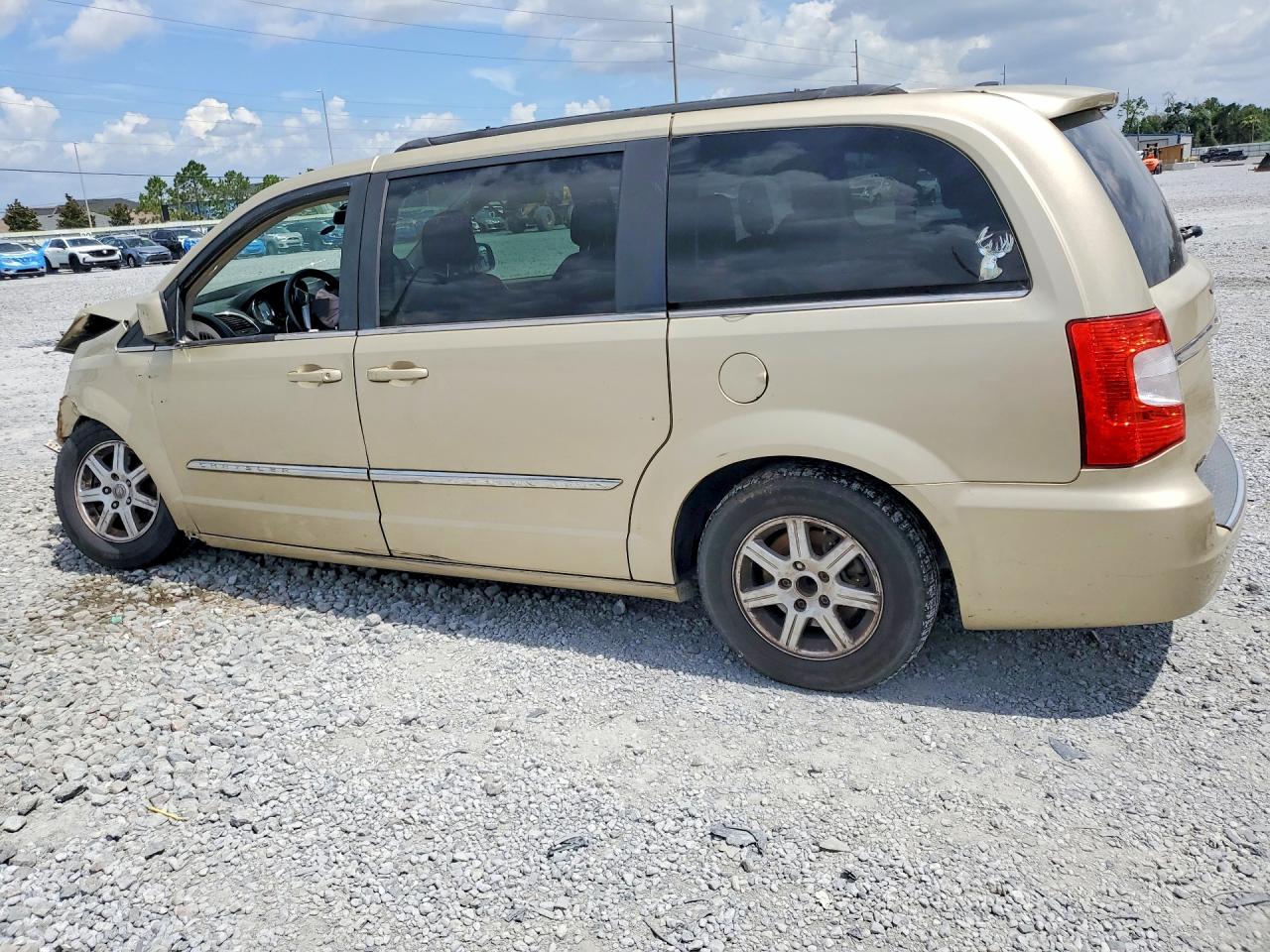 2011 Chrysler Town & Country Touring Gold vin: 2A4RR5DG1BR641582