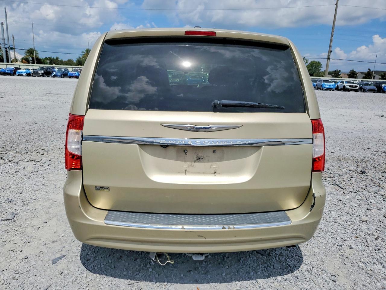 2011 Chrysler Town & Country Touring Gold vin: 2A4RR5DG1BR641582