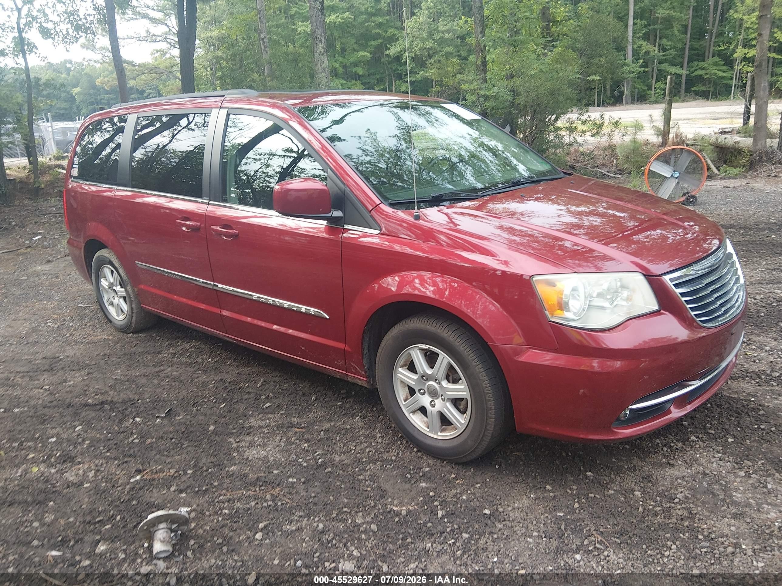 2011 Chrysler Town & Country Touring Красный vin: 2A4RR5DG1BR716457