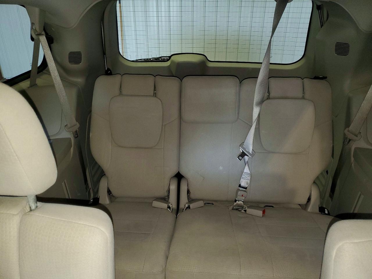 2011 Chrysler Town & Country Touring White vin: 2A4RR5DG1BR720055