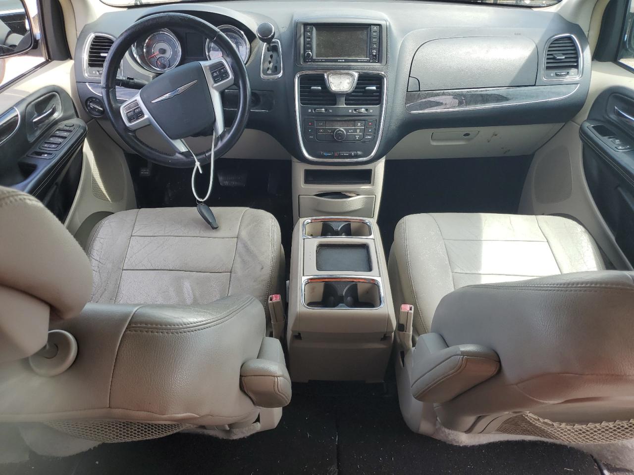 2011 Chrysler Town & Country Touring Silver vin: 2A4RR5DG1BR723490