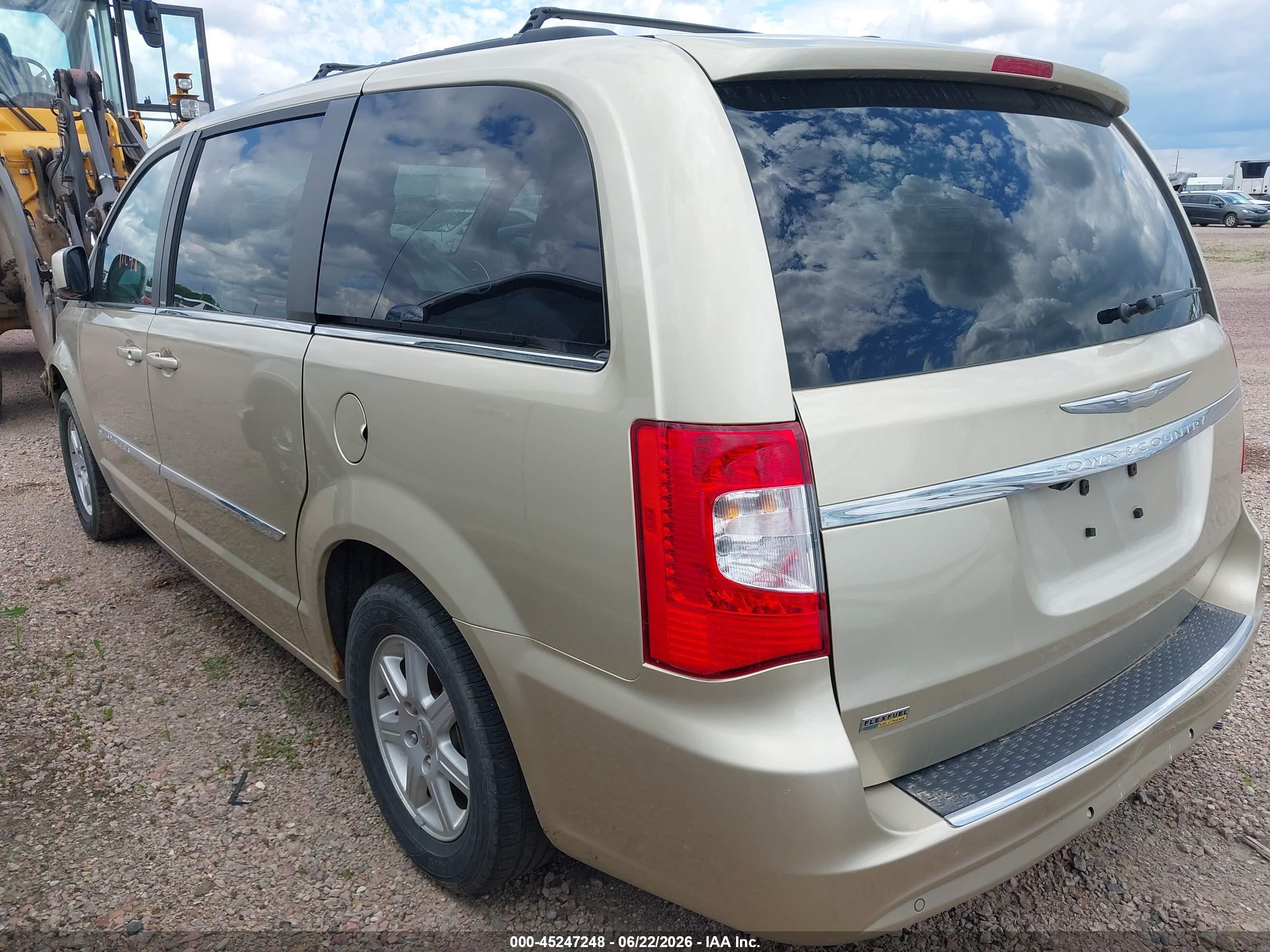 2011 Chrysler Town & Country Touring Gold vin: 2A4RR5DG1BR734487