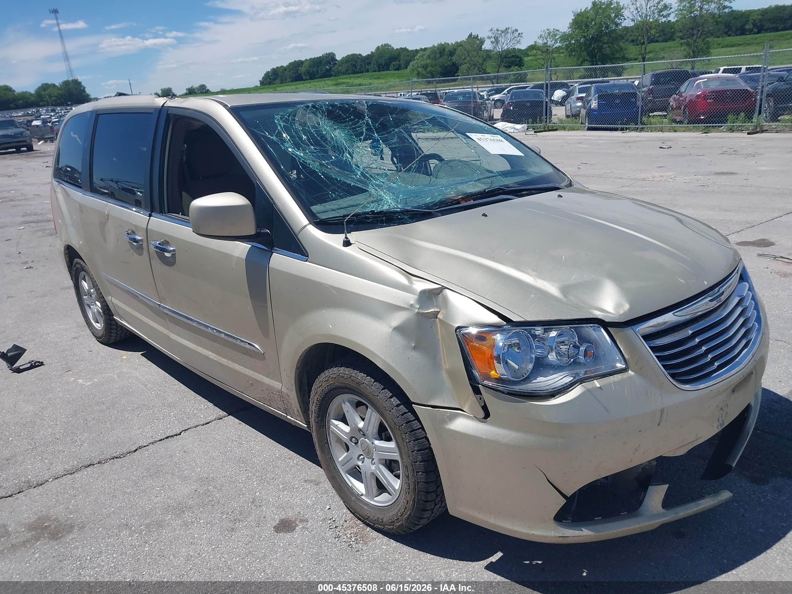 2011 Chrysler Town & Country Touring Gold vin: 2A4RR5DG1BR798772