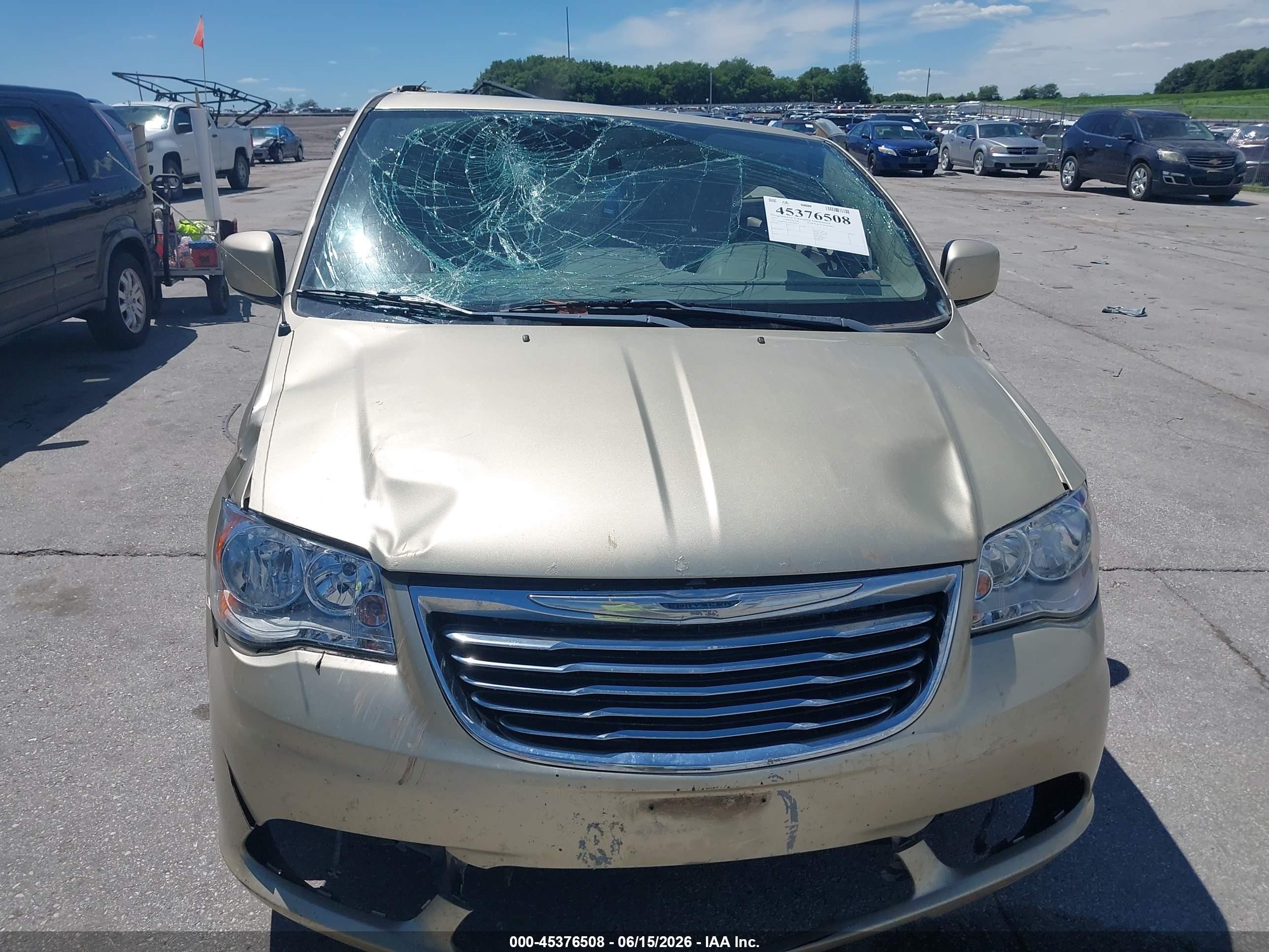 2011 Chrysler Town & Country Touring Gold vin: 2A4RR5DG1BR798772