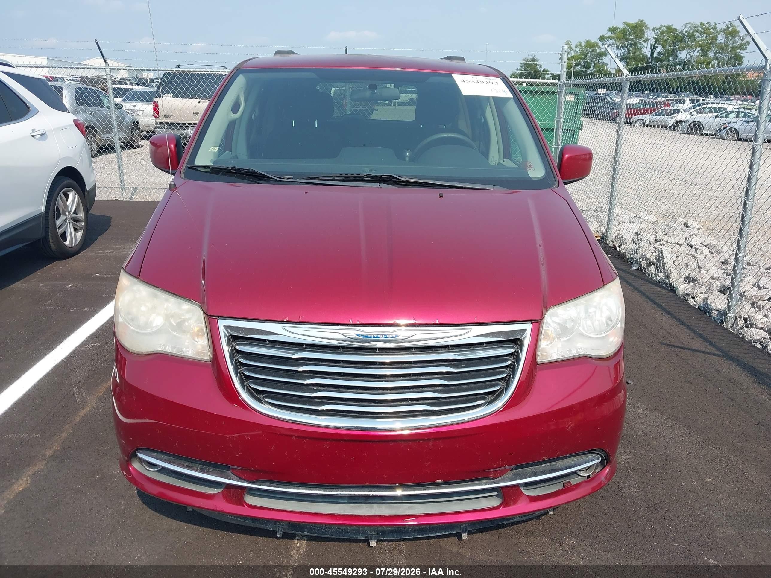 2011 Chrysler Town & Country Touring Красный vin: 2A4RR5DG2BR605318