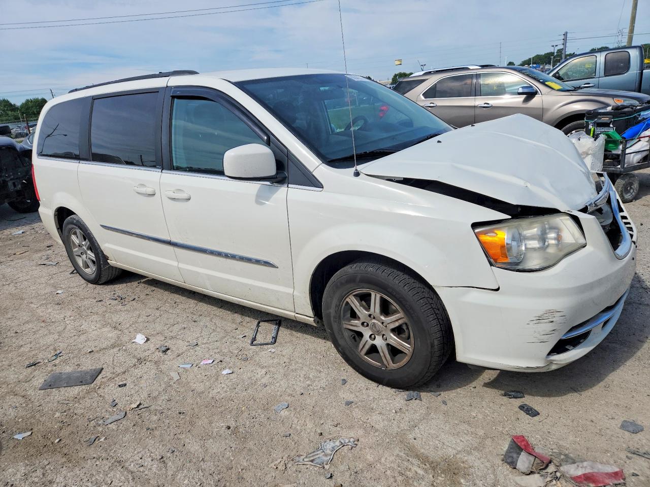 2011 Chrysler Town & Country Touring White vin: 2A4RR5DG2BR611376