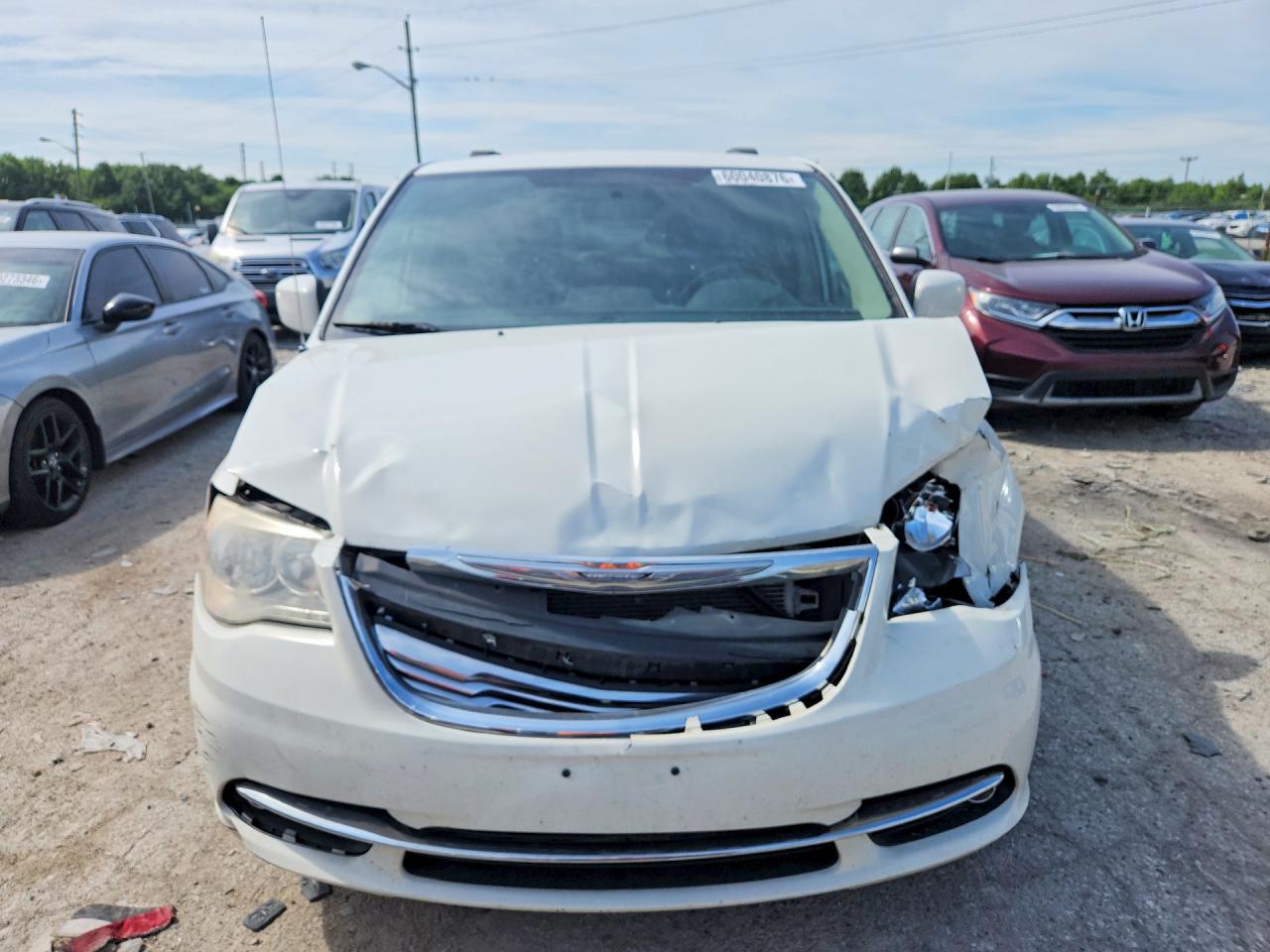 2011 Chrysler Town & Country Touring White vin: 2A4RR5DG2BR611376