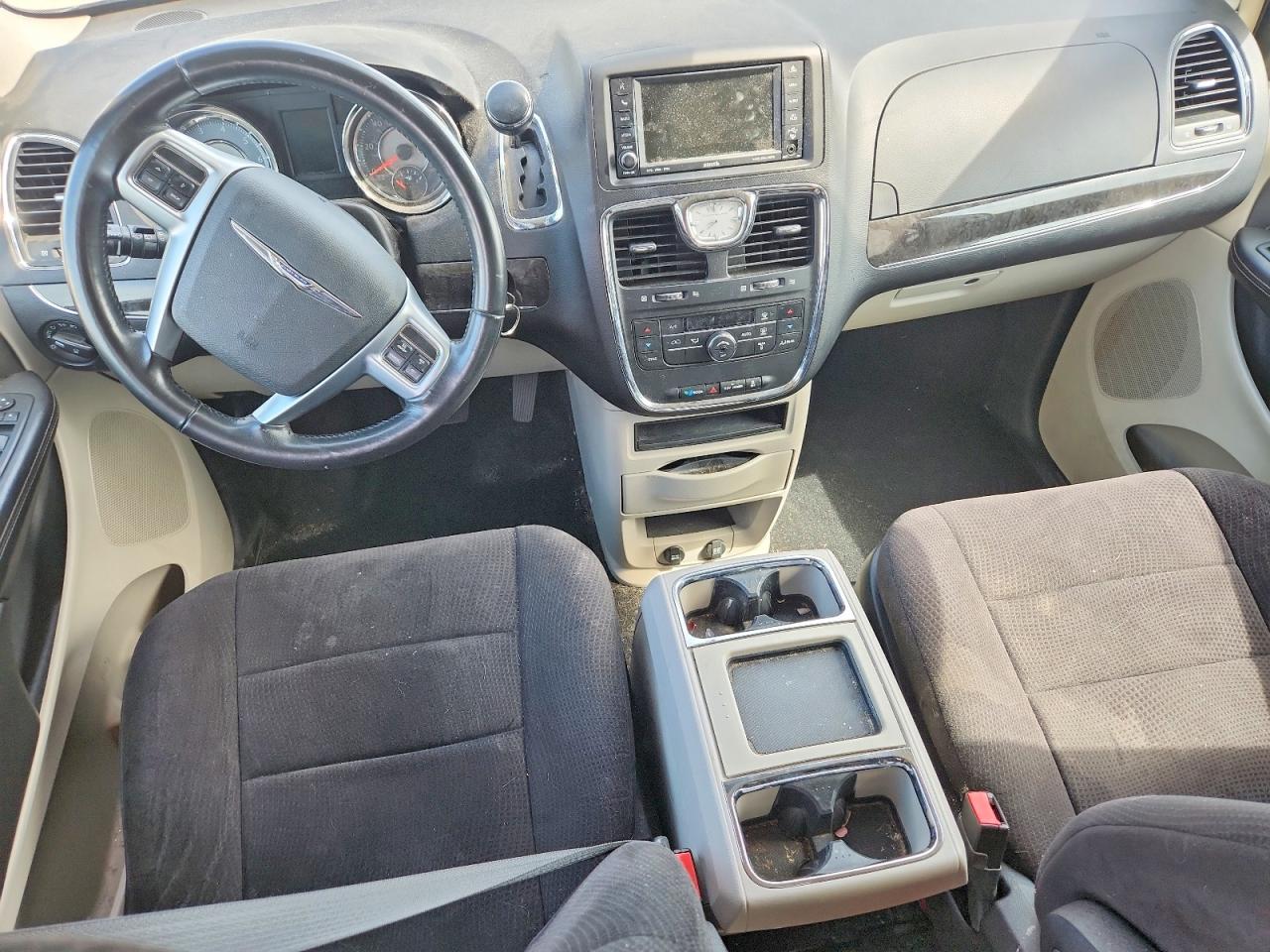 2011 Chrysler Town & Country Touring White vin: 2A4RR5DG2BR611376