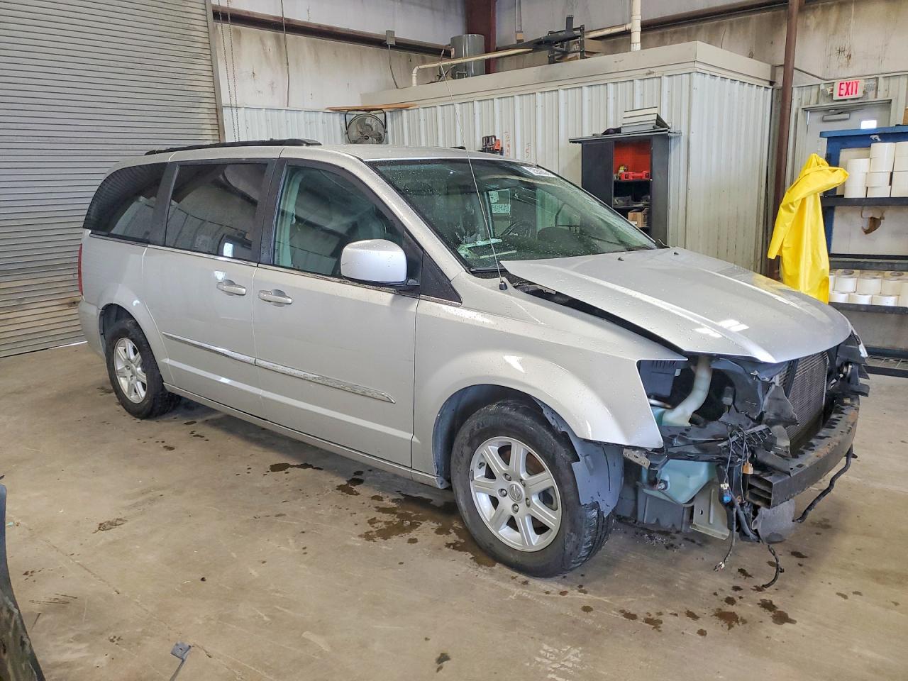 2011 Chrysler Town & Country Silver vin: 2A4RR5DG2BR701689