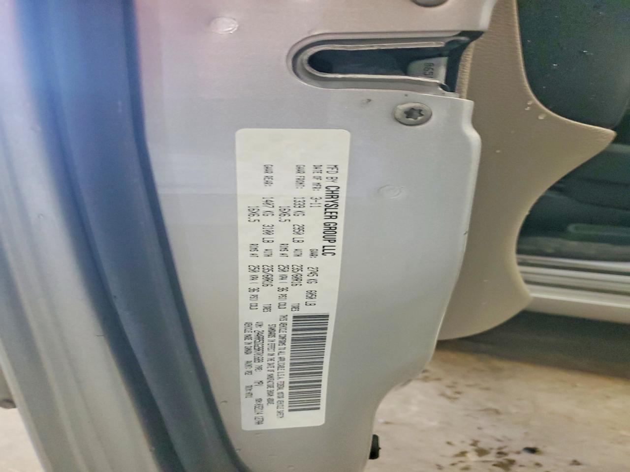 2011 Chrysler Town & Country Silver vin: 2A4RR5DG2BR701689