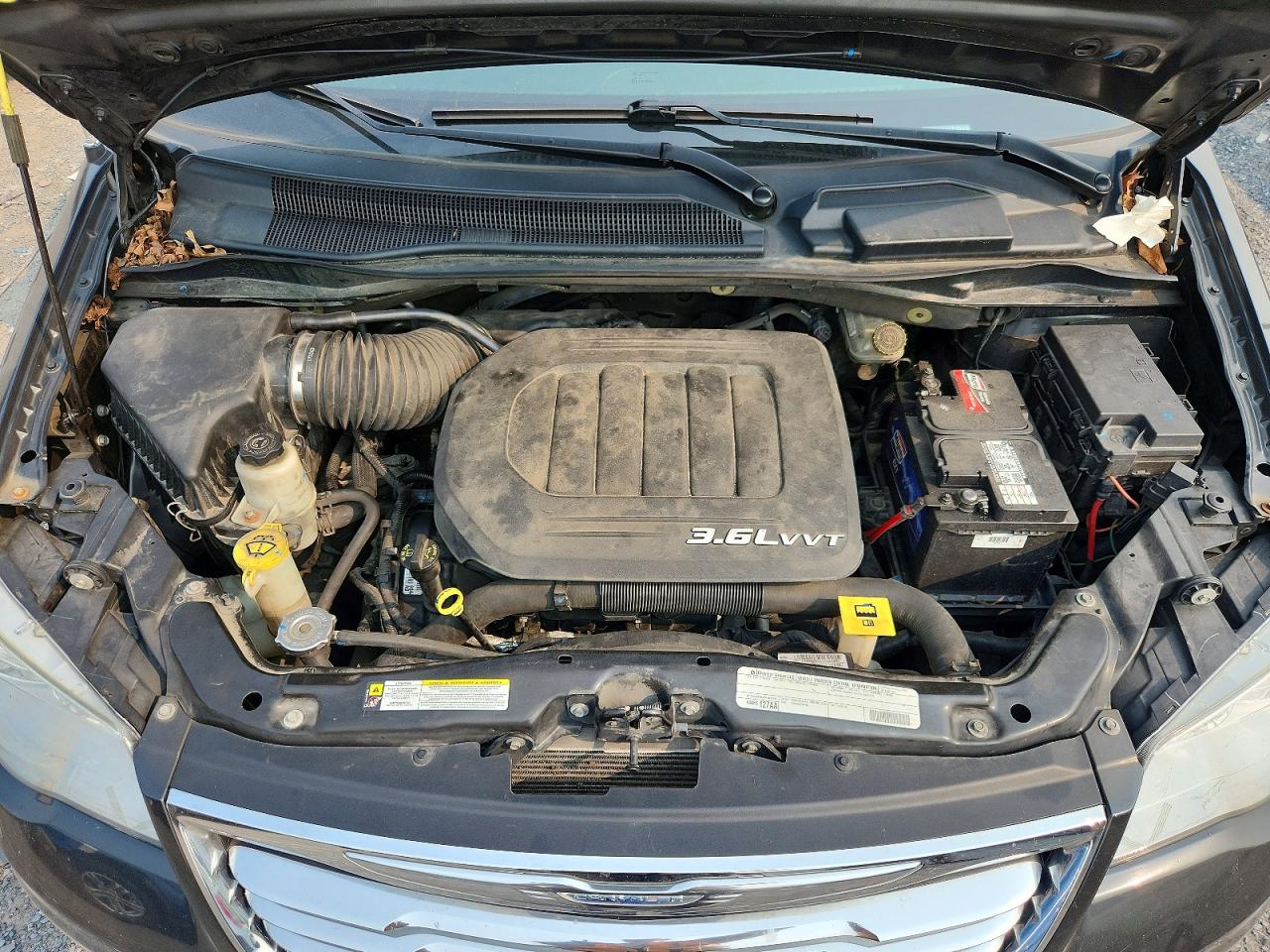 2011 Chrysler Town & Country Touring Charcoal vin: 2A4RR5DG2BR735079