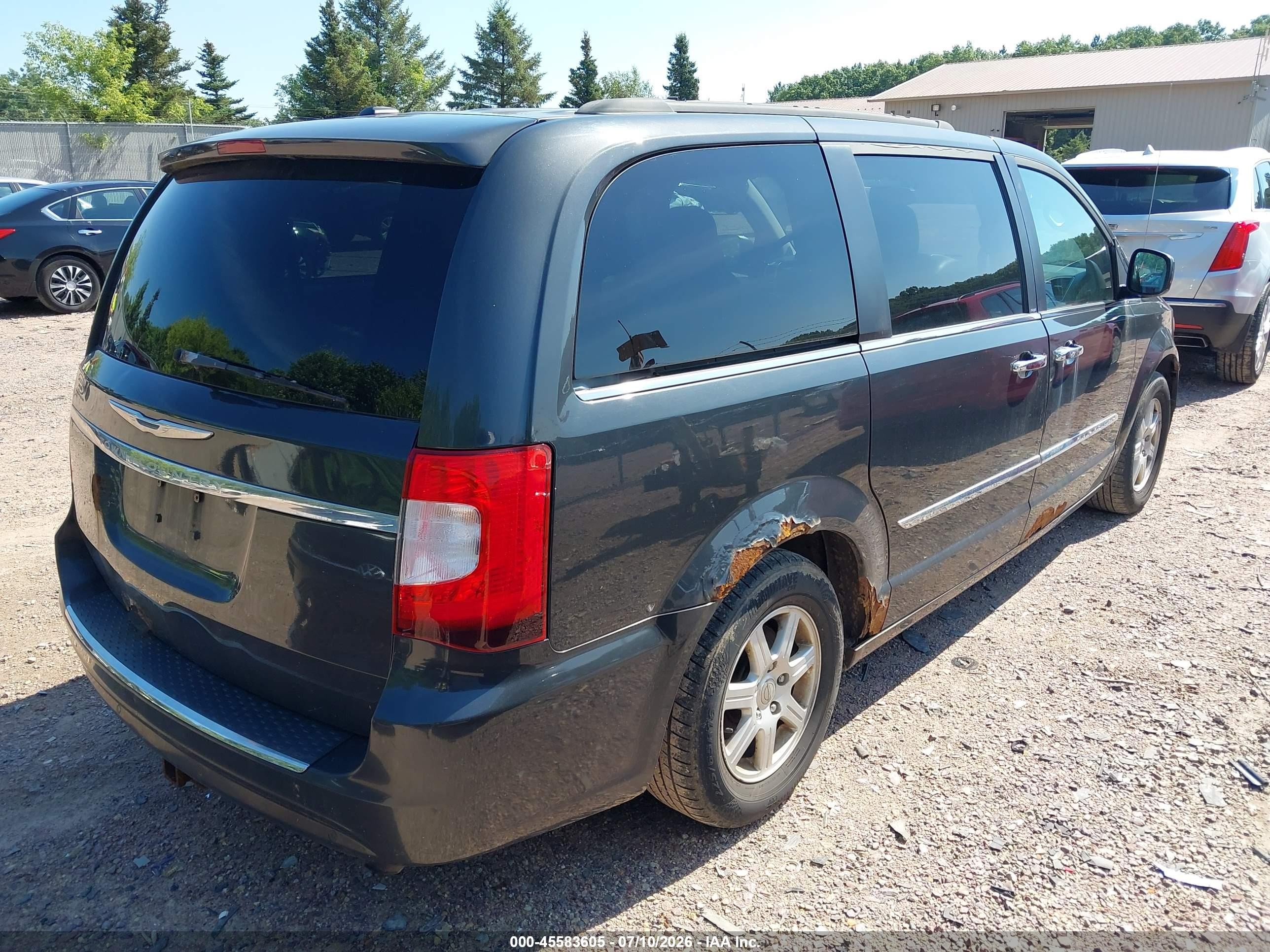 2011 Chrysler Town & Country Touring Gray vin: 2A4RR5DG2BR746695