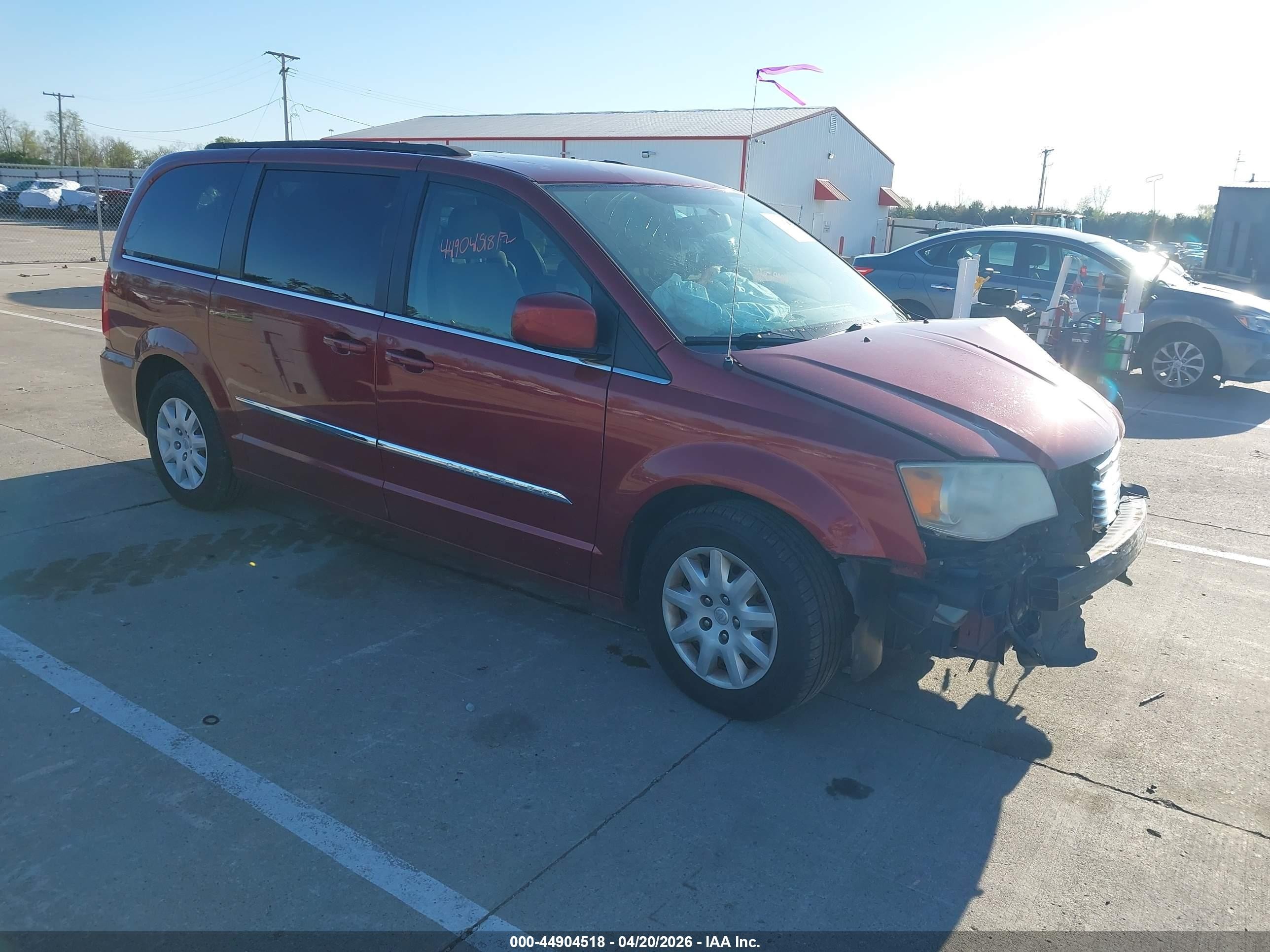 2011 Chrysler Town & Country Touring Red vin: 2A4RR5DG3BR500223
