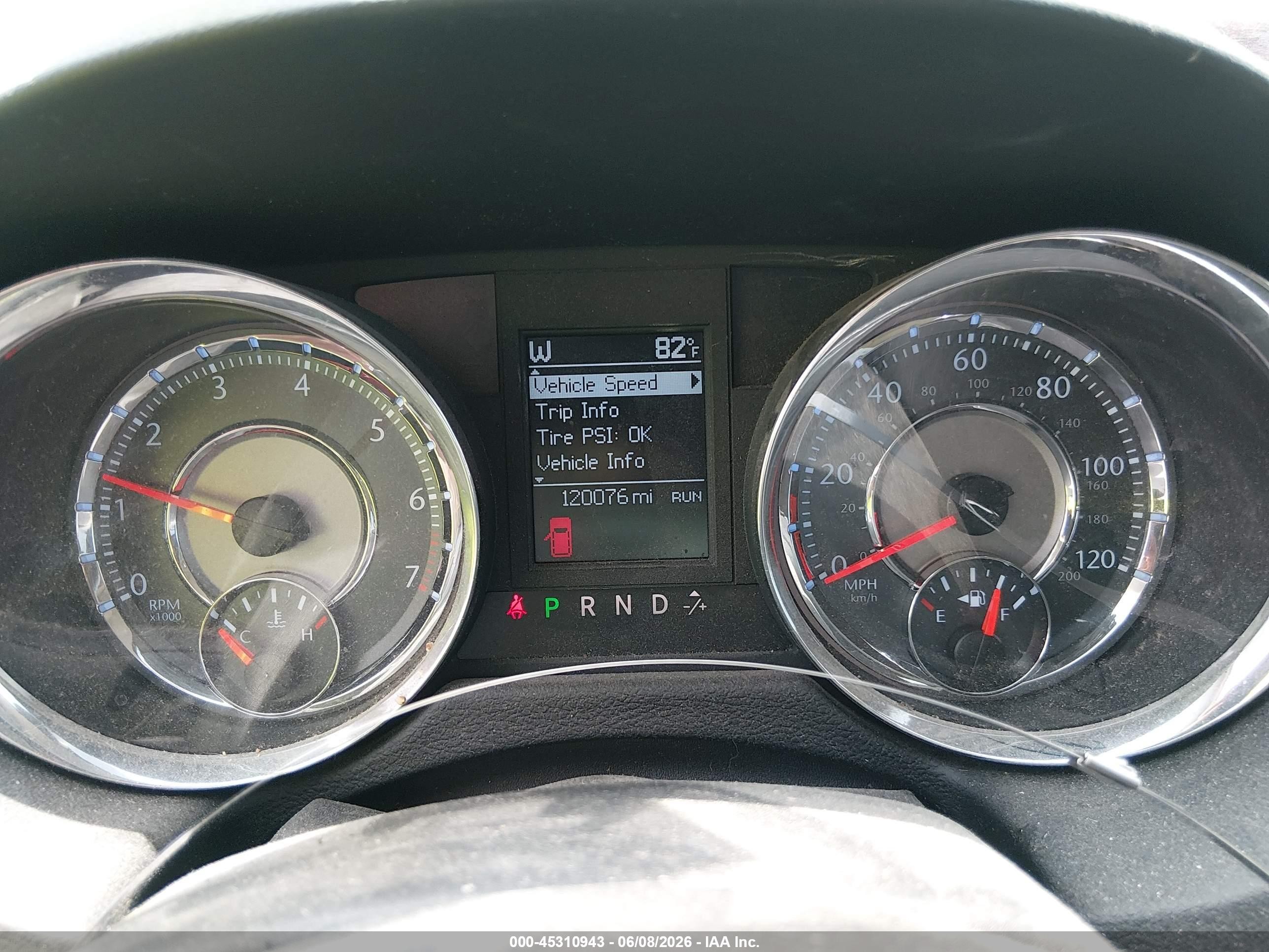 2011 Chrysler Town & Country Touring Silver vin: 2A4RR5DG3BR637260