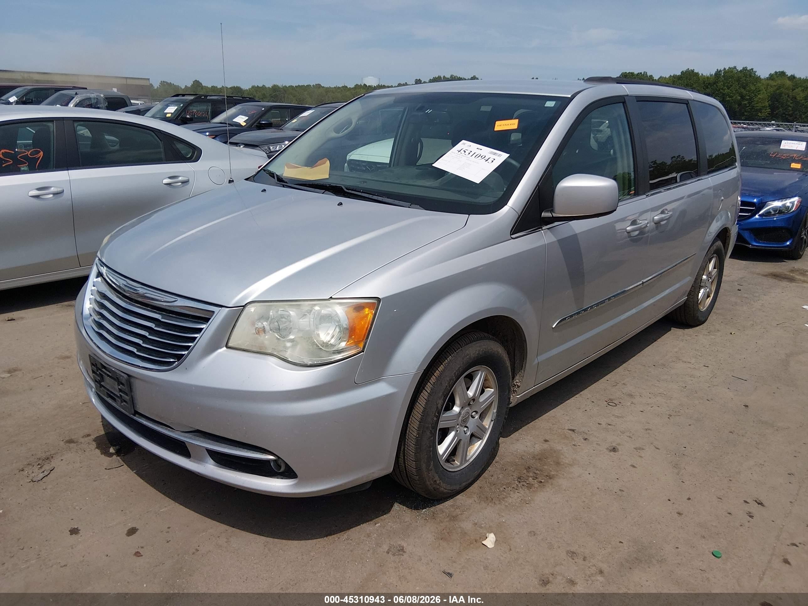 2011 Chrysler Town & Country Touring Silver vin: 2A4RR5DG3BR637260