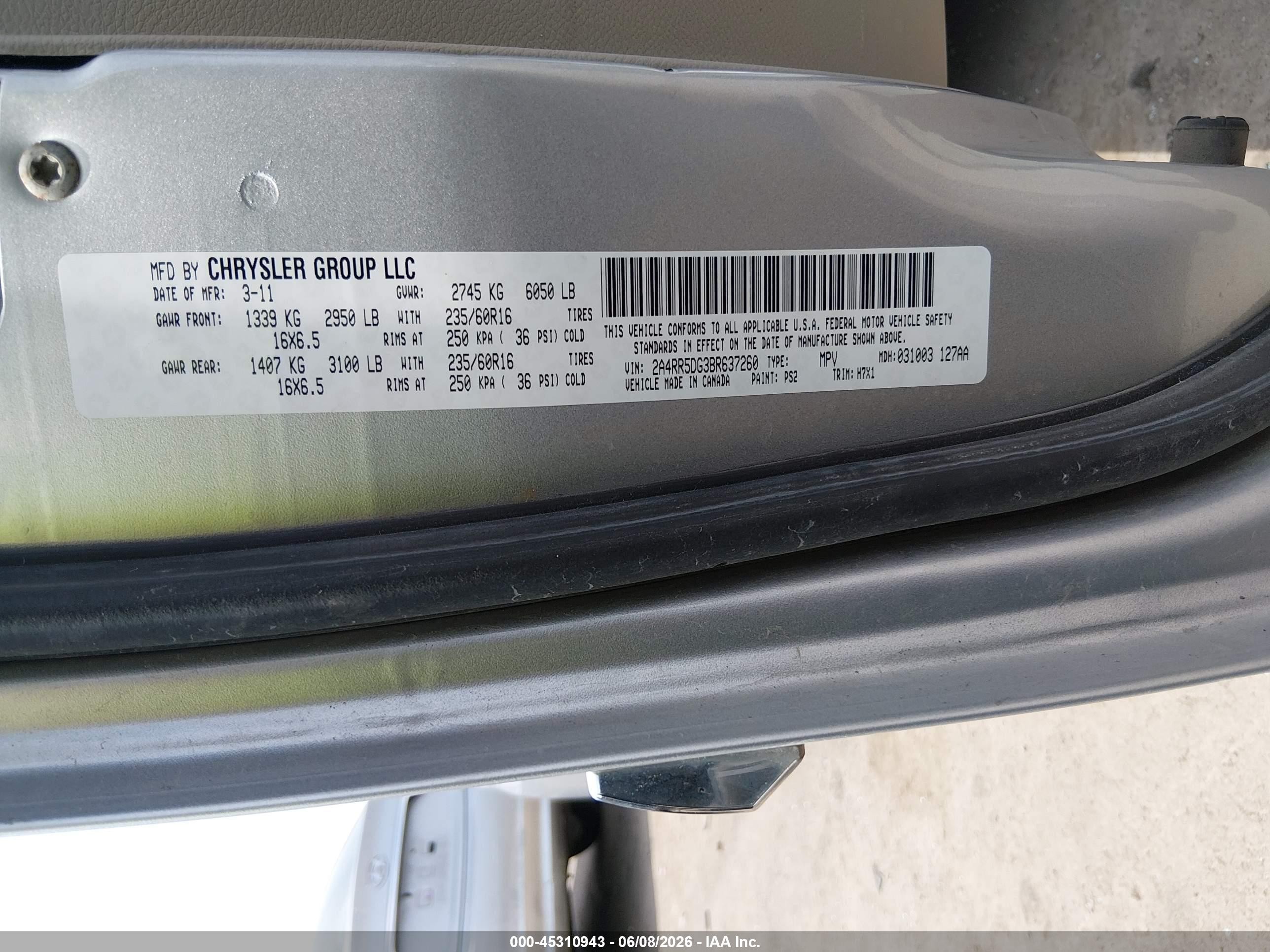 2011 Chrysler Town & Country Touring Silver vin: 2A4RR5DG3BR637260