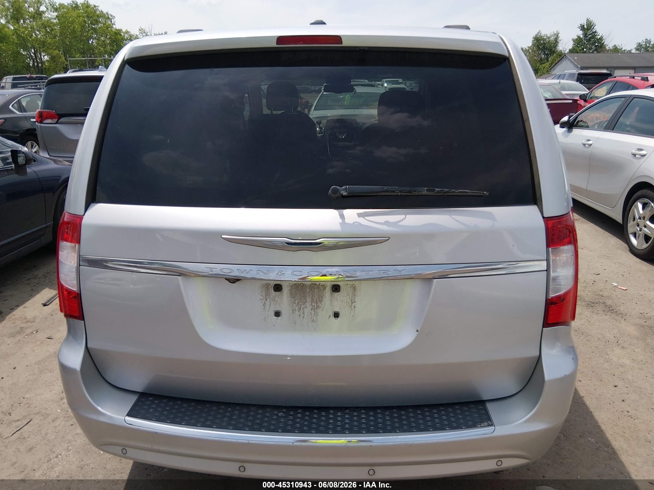 2011 Chrysler Town & Country Touring Silver vin: 2A4RR5DG3BR637260
