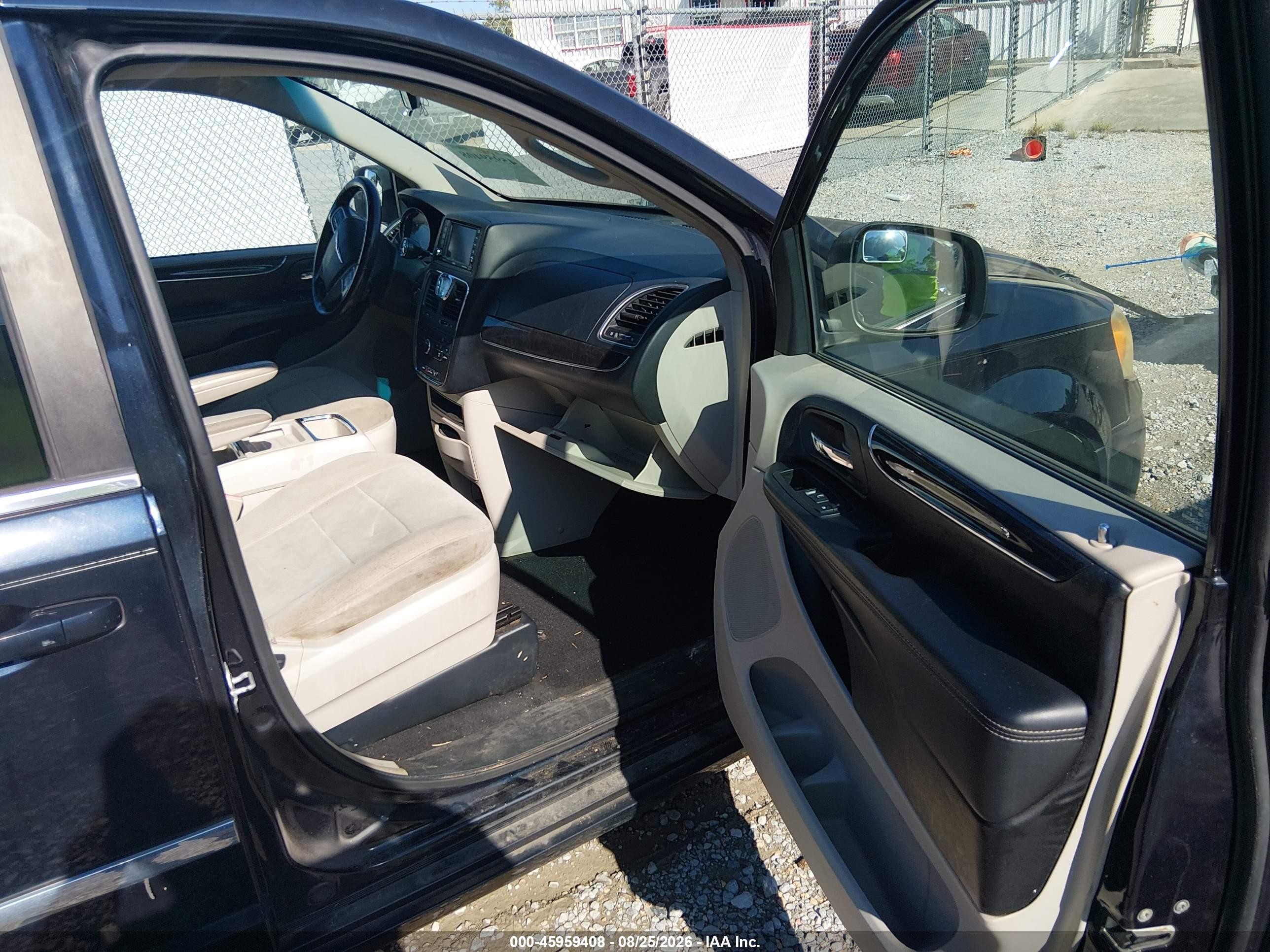 2011 Chrysler Town & Country Touring Черный vin: 2A4RR5DG3BR667021