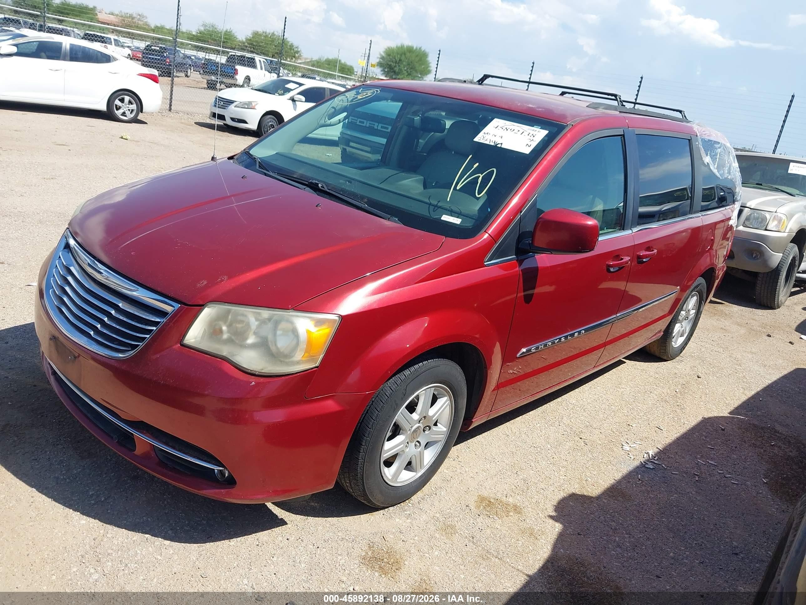 2011 Chrysler Town & Country Touring Red vin: 2A4RR5DG3BR675779