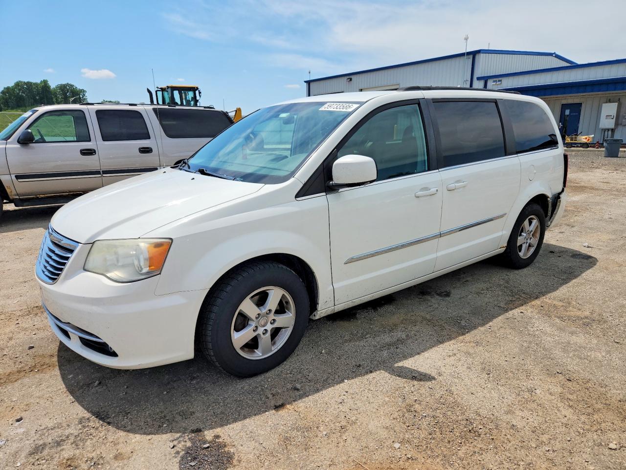2011 Chrysler Town & Country Touring White vin: 2A4RR5DG3BR701586