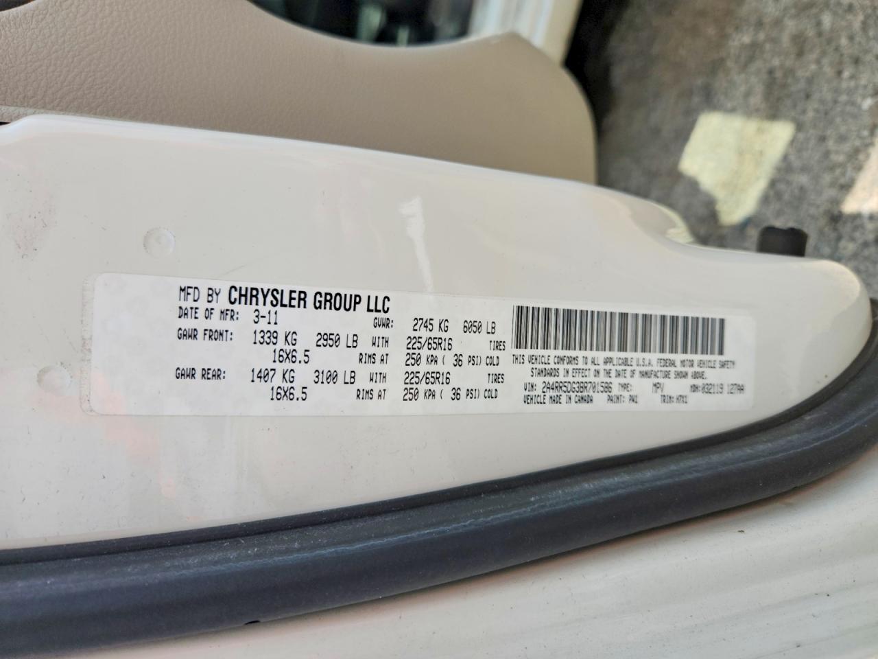 2011 Chrysler Town & Country Touring White vin: 2A4RR5DG3BR701586