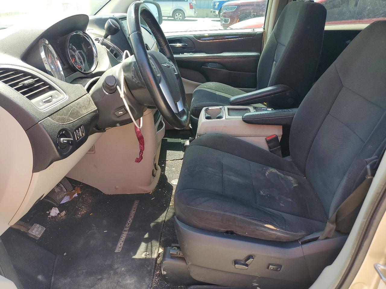2011 Chrysler Town & Country Limit Cream vin: 2A4RR5DG3BR702981
